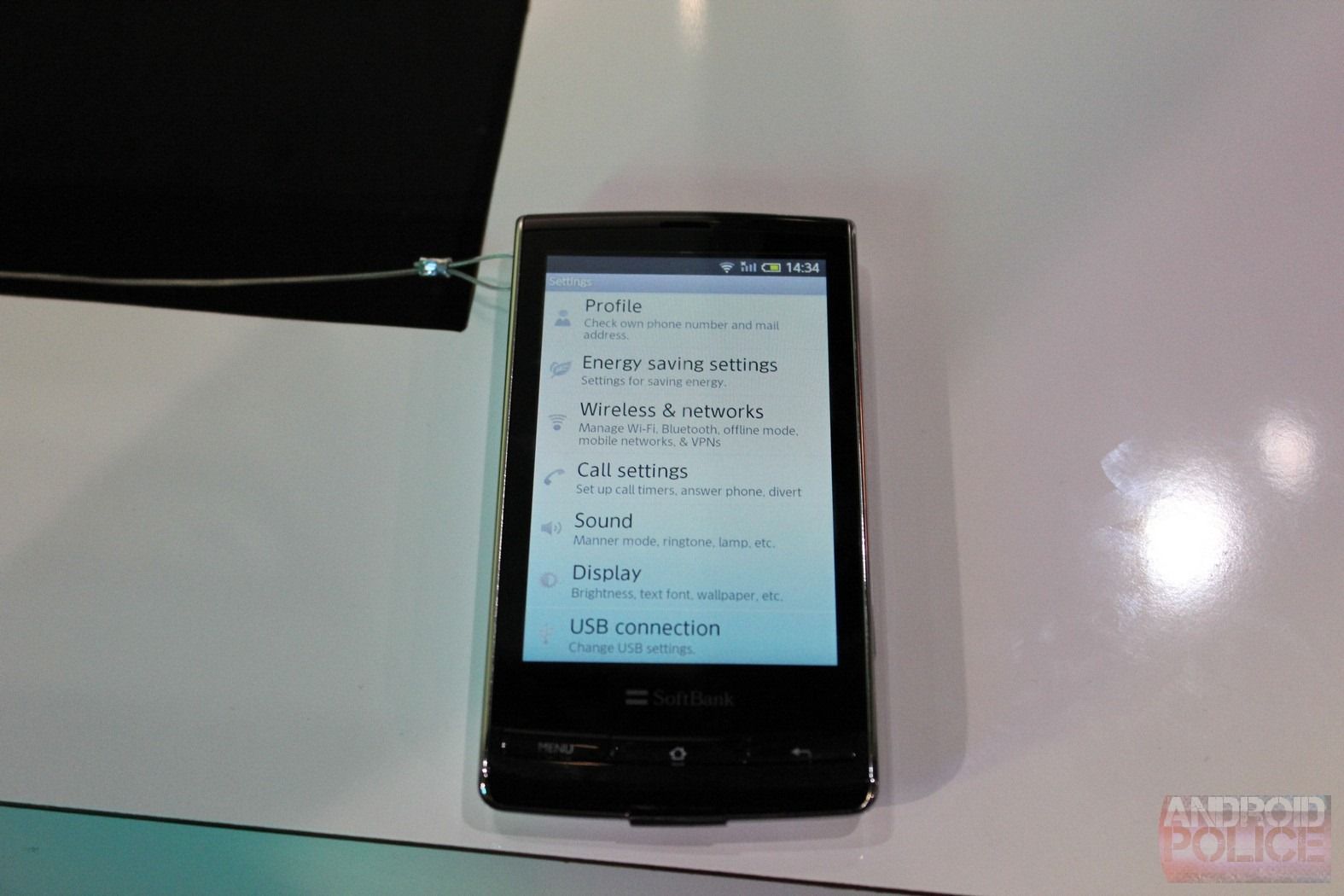 CES 2011: Hands-On With Sharp's Galapagos 003SH Glasses-Free 3D Android ...