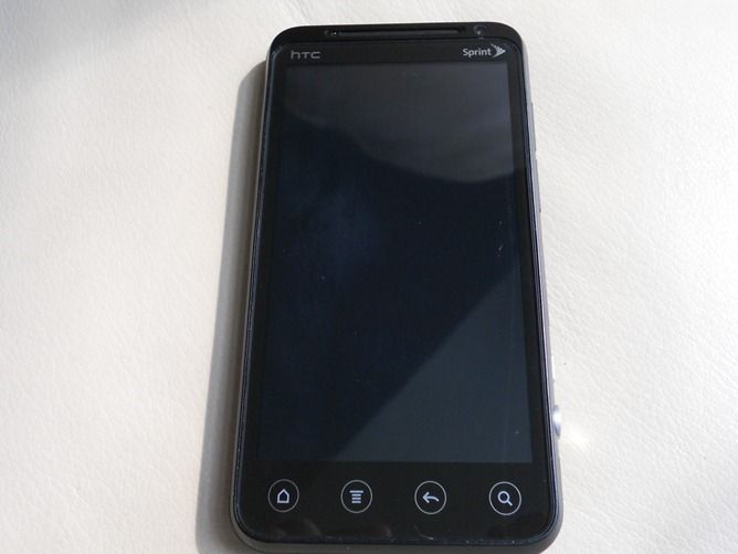 HTC EVO 3D Review: A Nearly Flawless Device With One