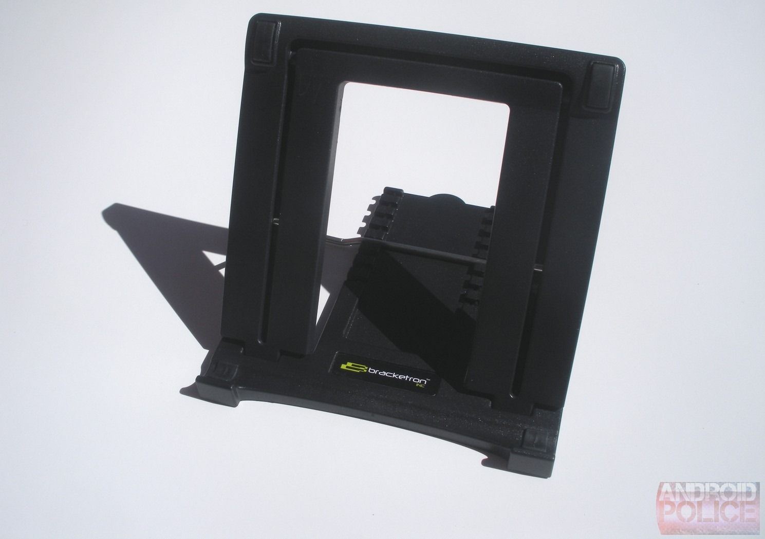 [Review] Bracketron iTilt Tablet Desk Stand A Functional, Practical