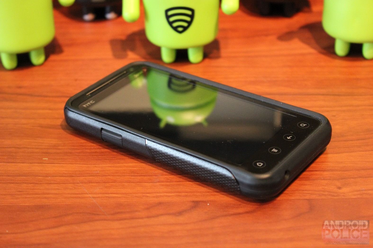 Review And Comparison Of All Three Otterbox Cases For The EVO 3D