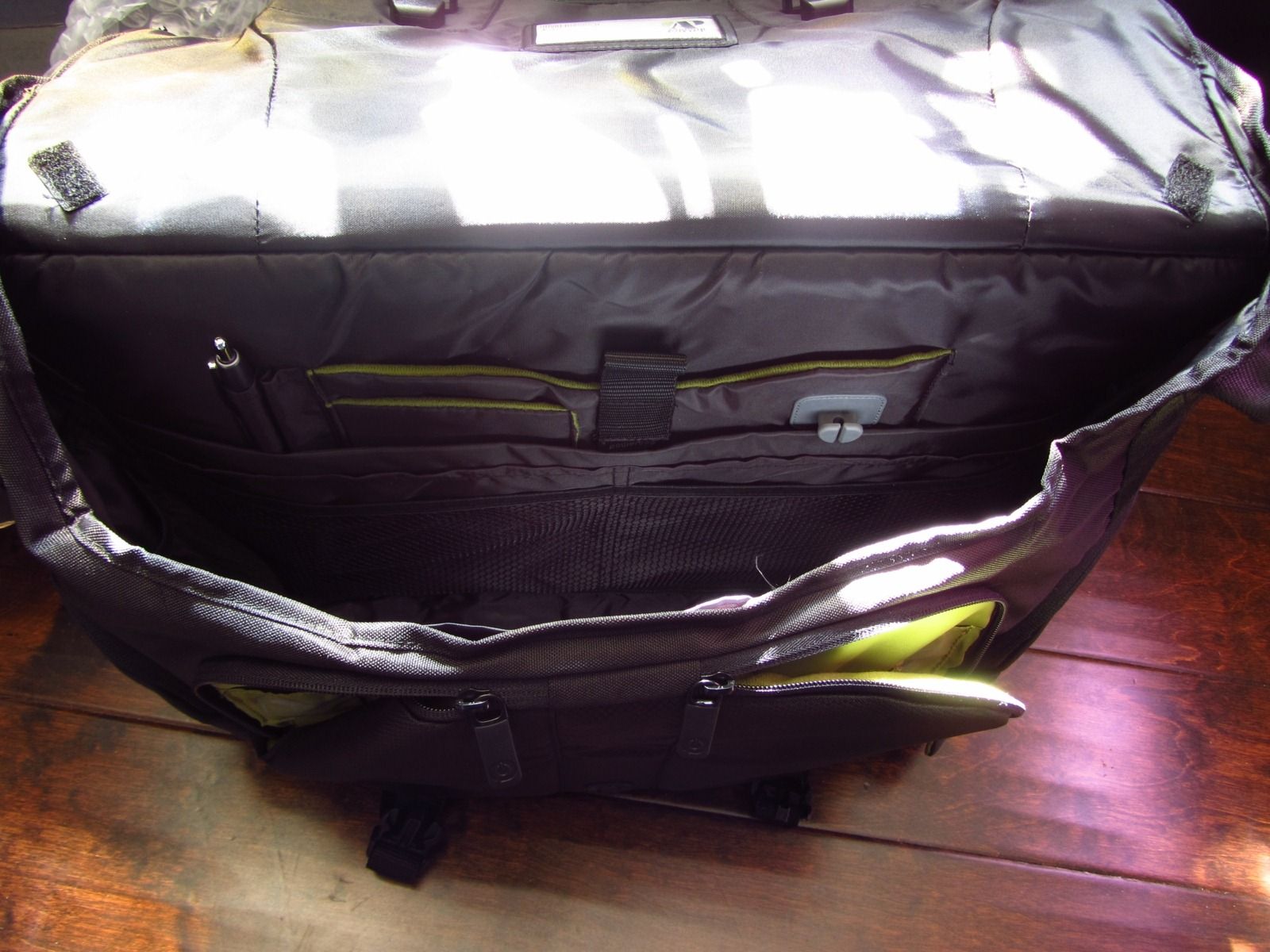 Powerbag Instant Messenger Bag Review Yes, Putting Batteries In A Bag