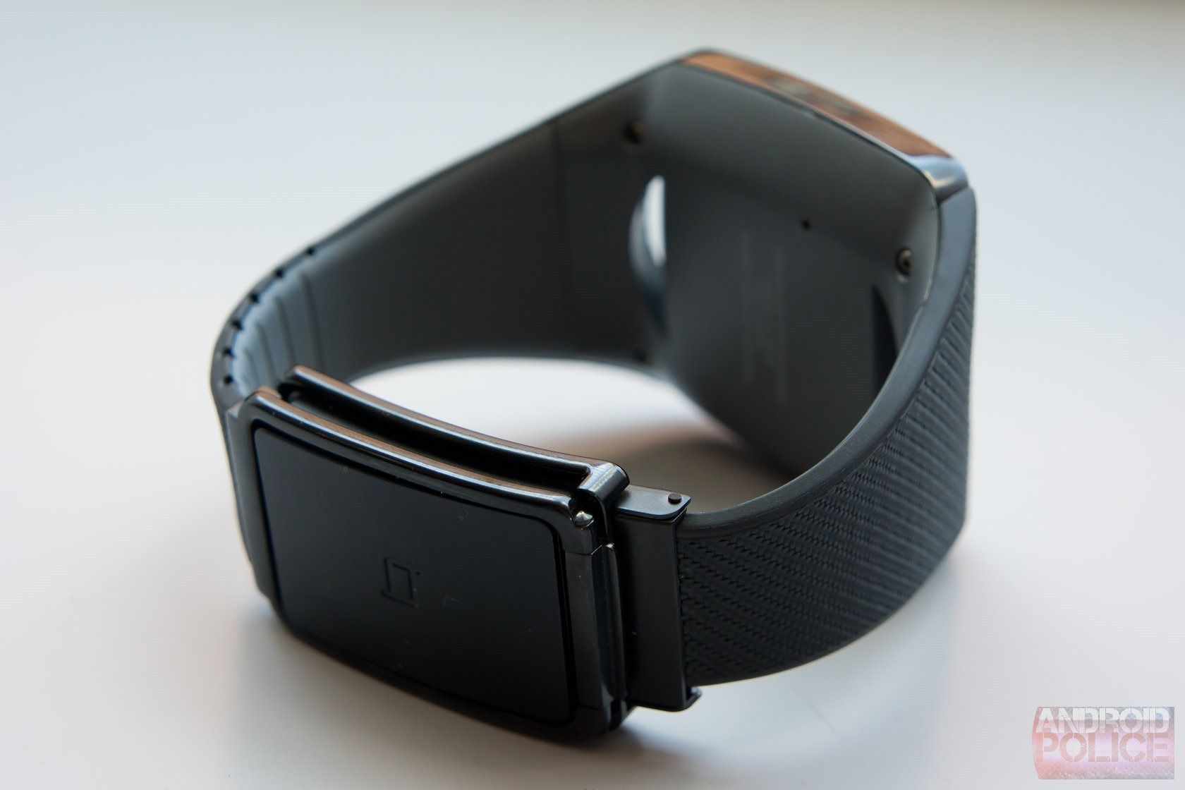 [IFA 2013] Hands-On With The Qualcomm Toq Smartwatch (Video)