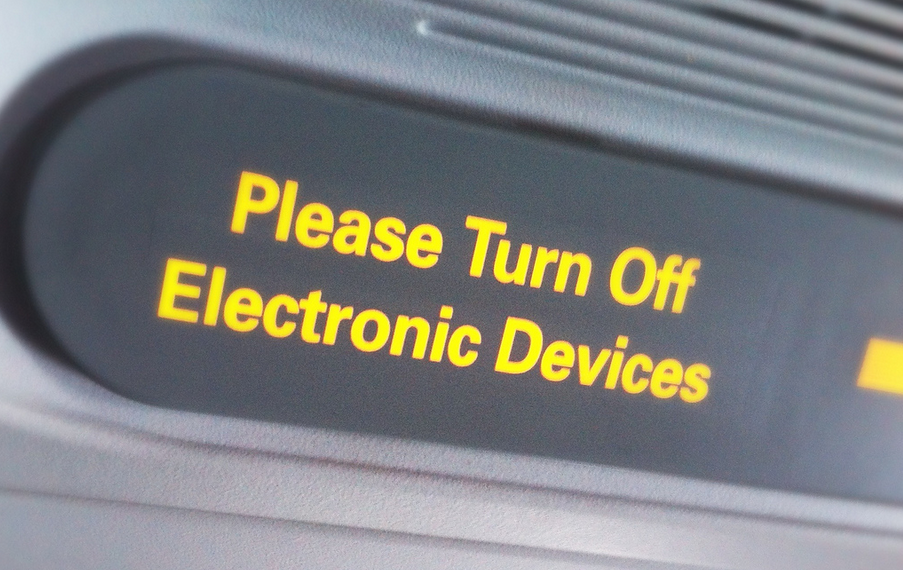 FAA Panel Suggests Allowing WiFi Use During Takeoff And Landing "Turn