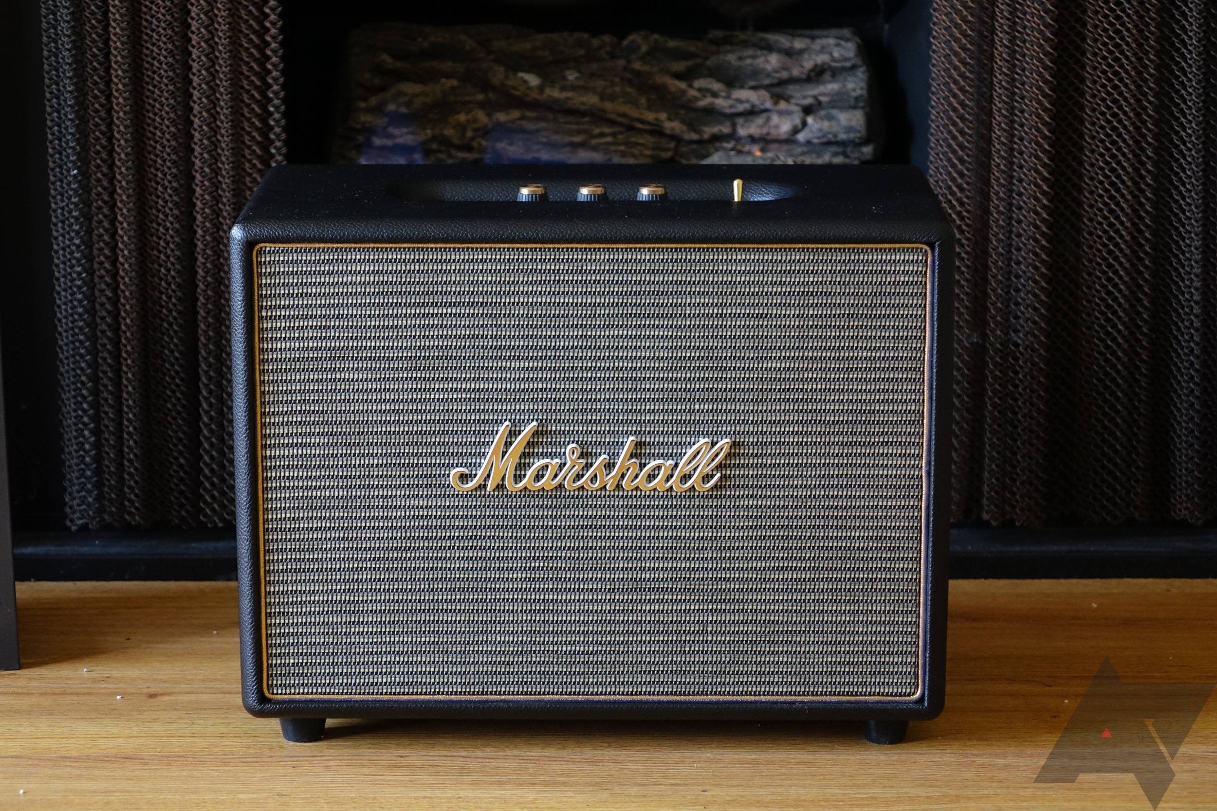 колонка marshall в интерьере