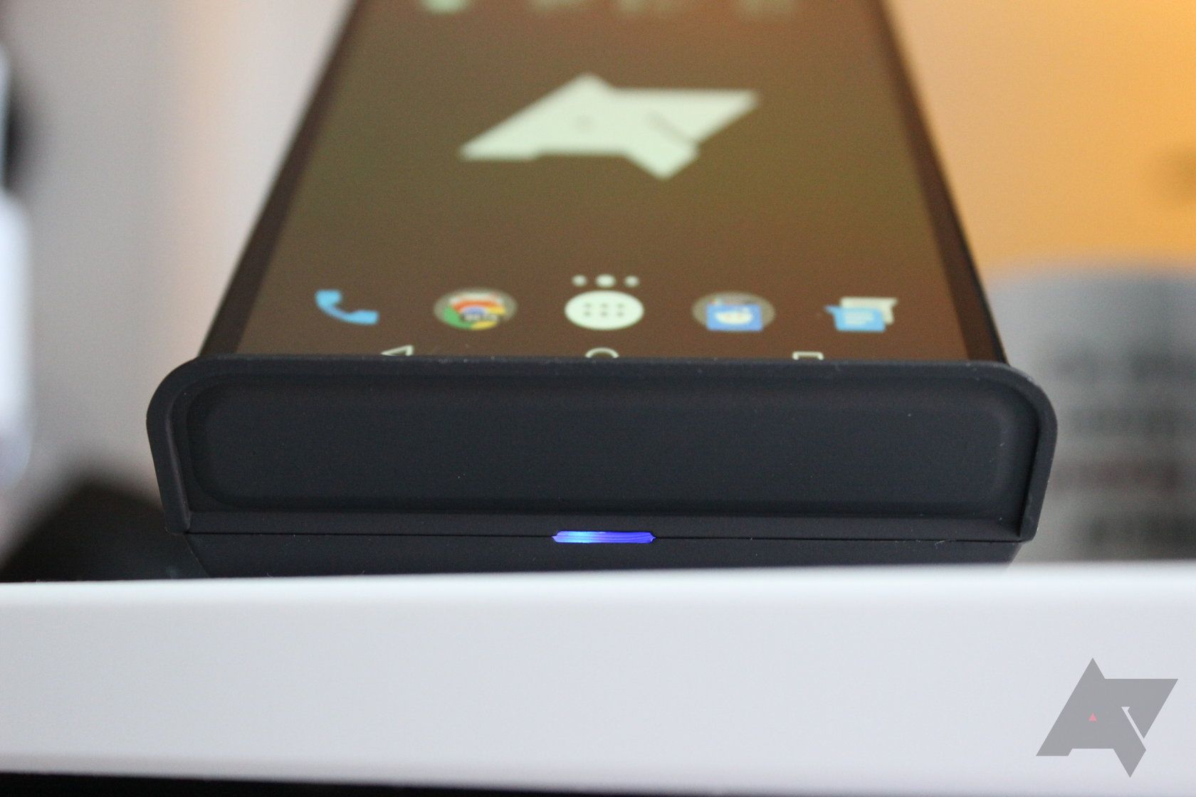 Spigen F300 Wireless Charger Review Look Out, TYLT