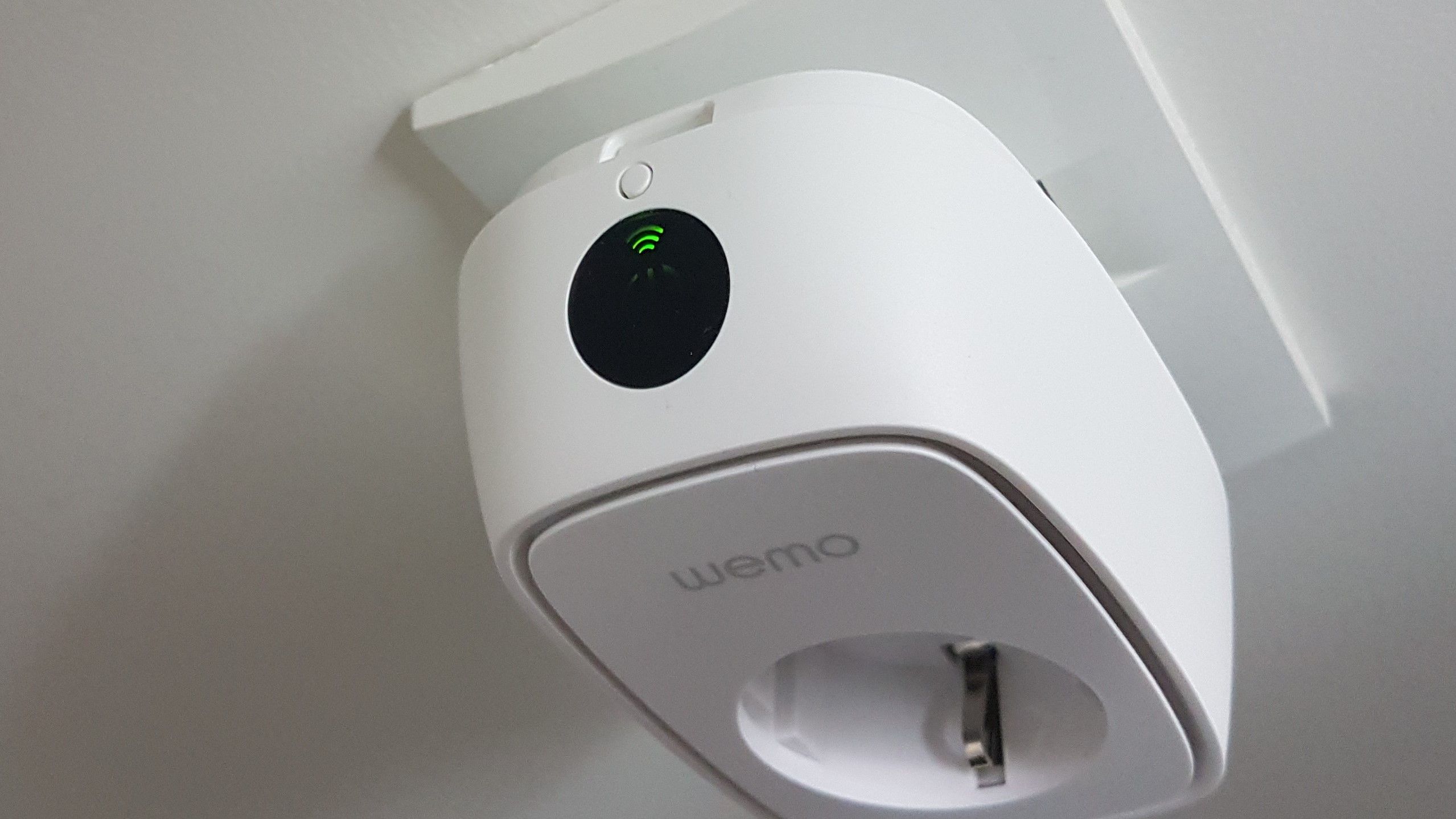 スーパーセール 目玉商品 Wifi Wemo Belkin 電力使用量モニタ付 スイッチ（当 インサイト ルーター・ネットワーク機器