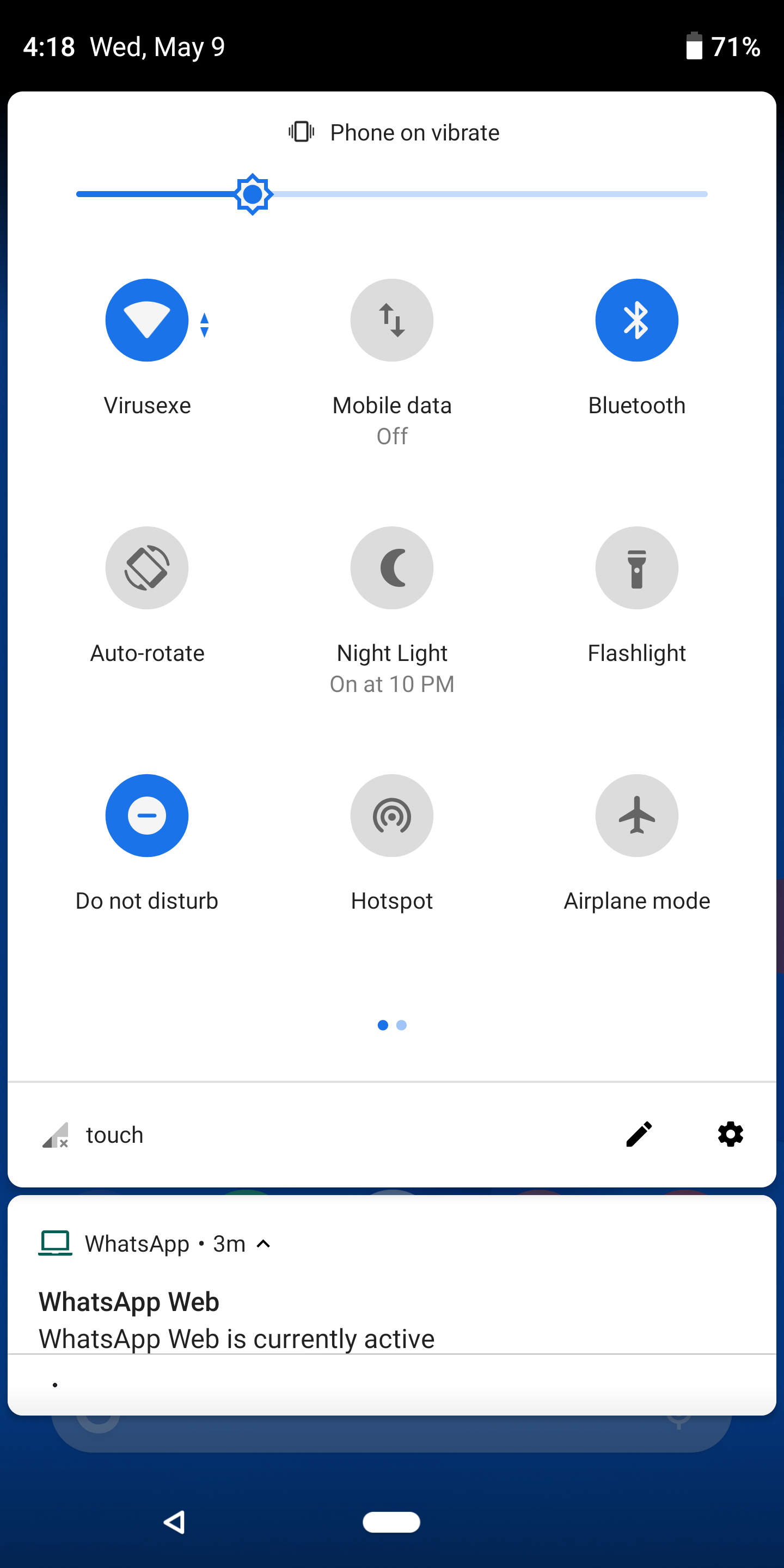 Android P DP2 shows alarms and muted/vibrate ringer status on top of