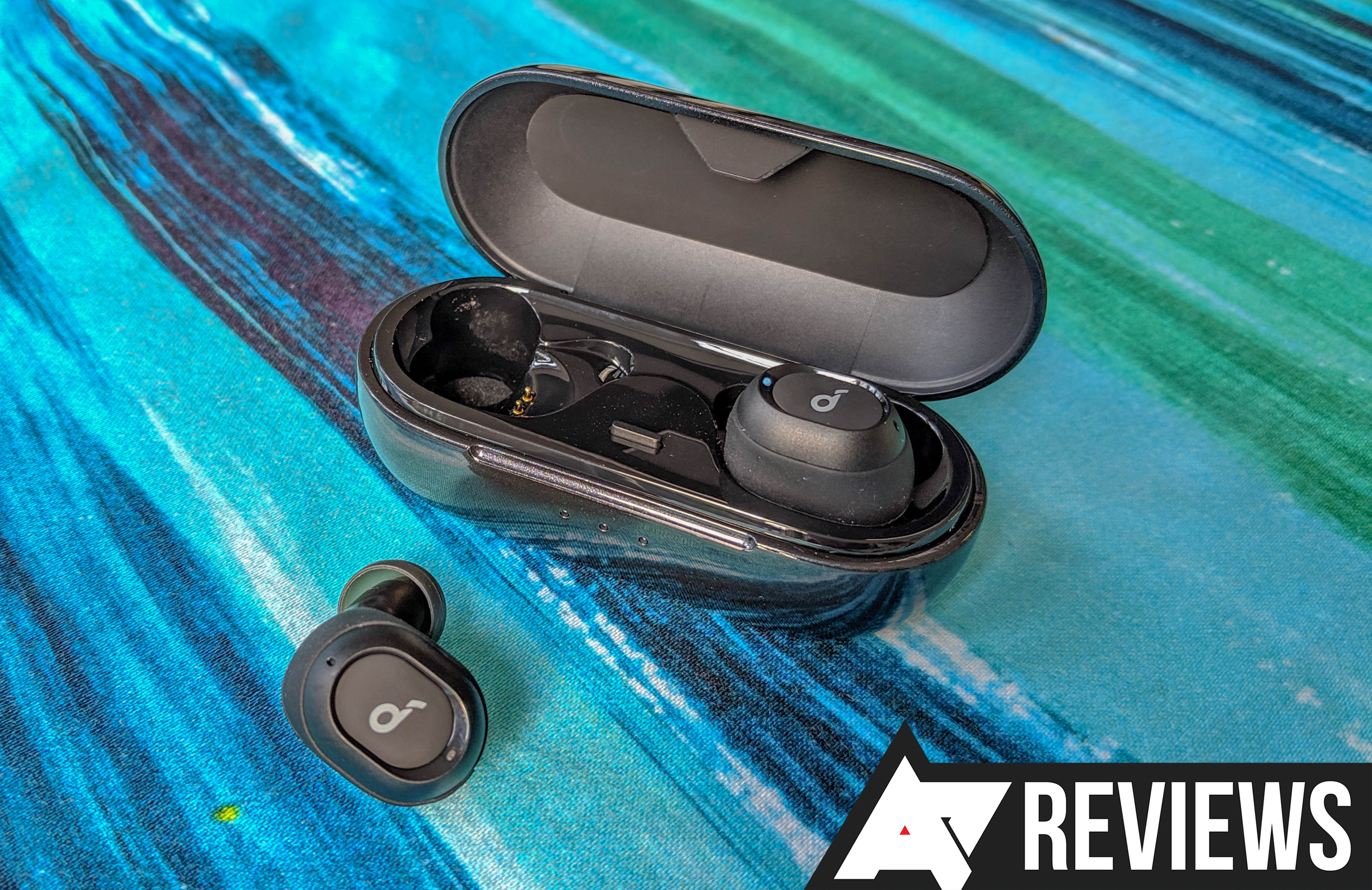 The Soundcore Neo finally bring decent audio to true wireless earbuds