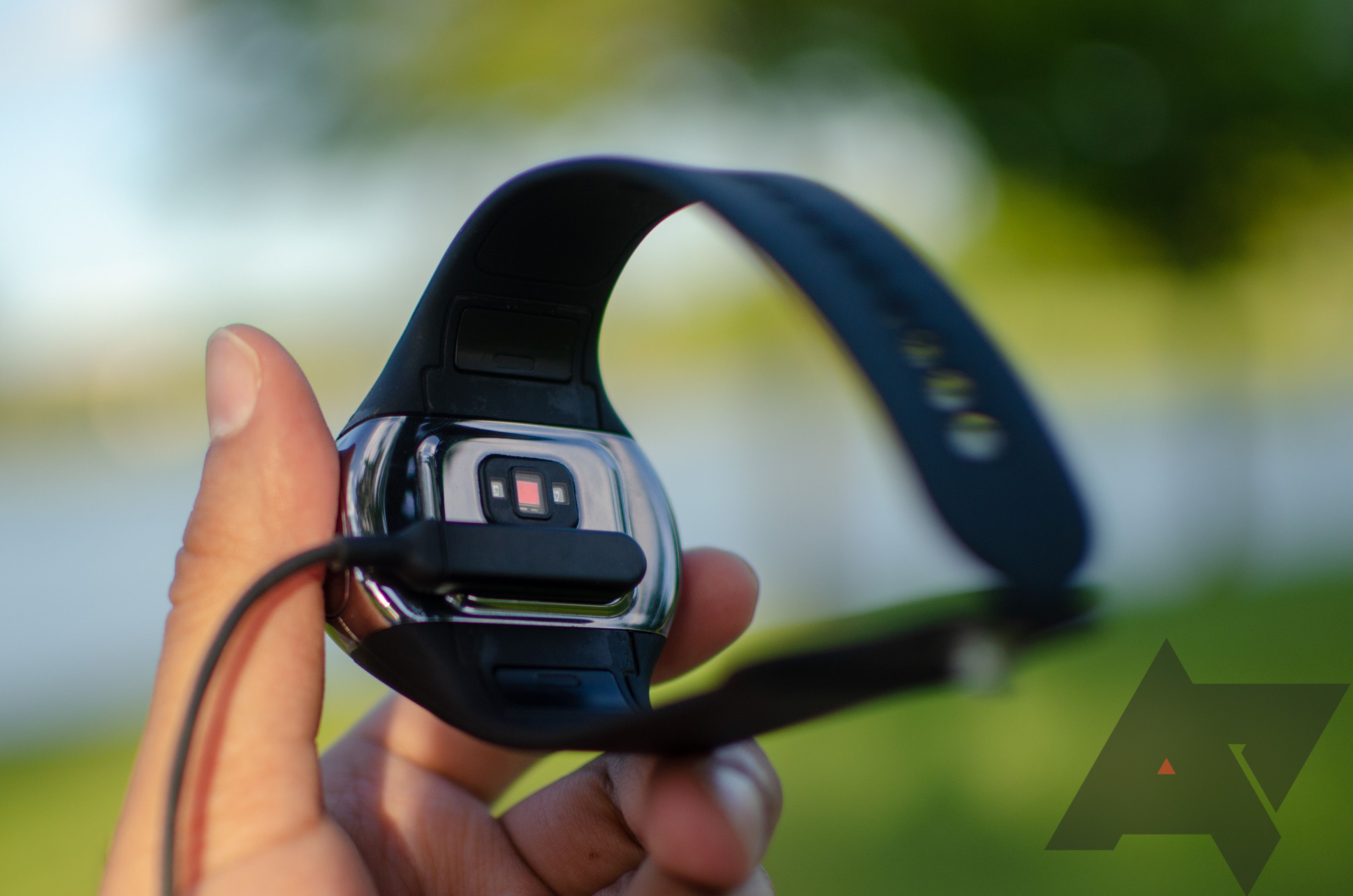 Wearbuds Watch by Aipower - As you wish of 4 years ago,Aipower had made he  new model of Wearbuds watch 2 can connect the earbuds directly and watch  can support 32G memory