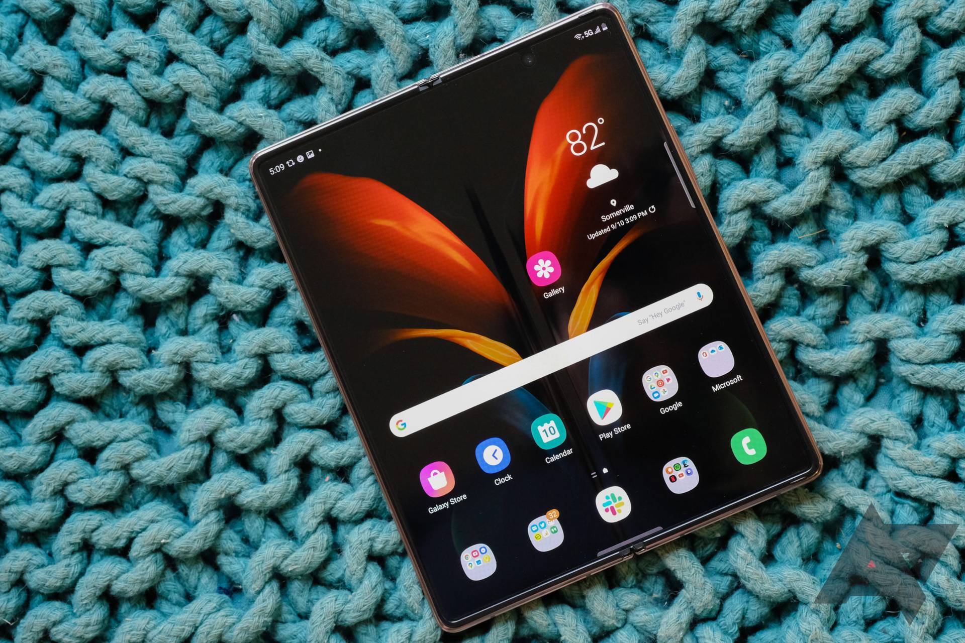 Samsung believes foldable phones will outgrow the Galaxy S series in the next three years