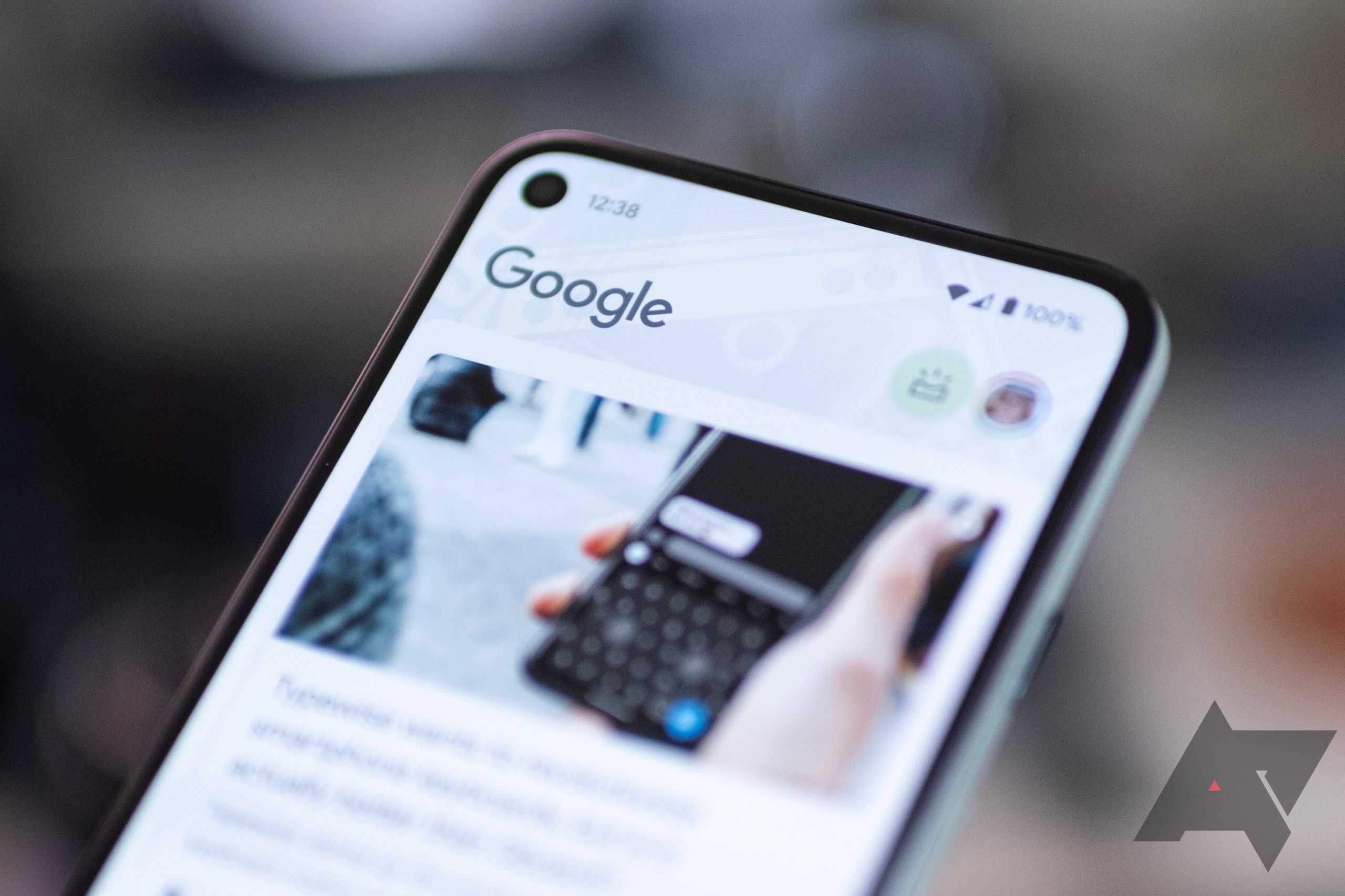 Google tests ditching full-screen view for Discover and Search results