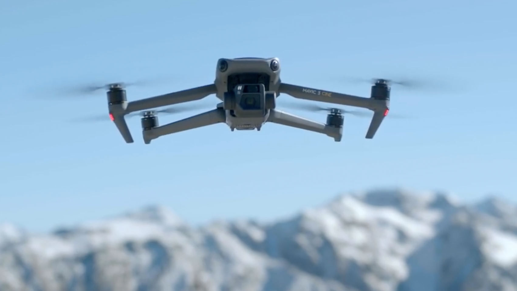 DJI tells Pixel 6 owners to borrow another phone to use its drones and cameras