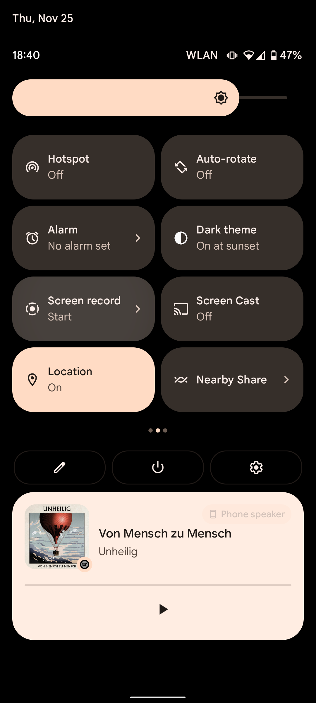 screenshot of pixel phone quick settings screen