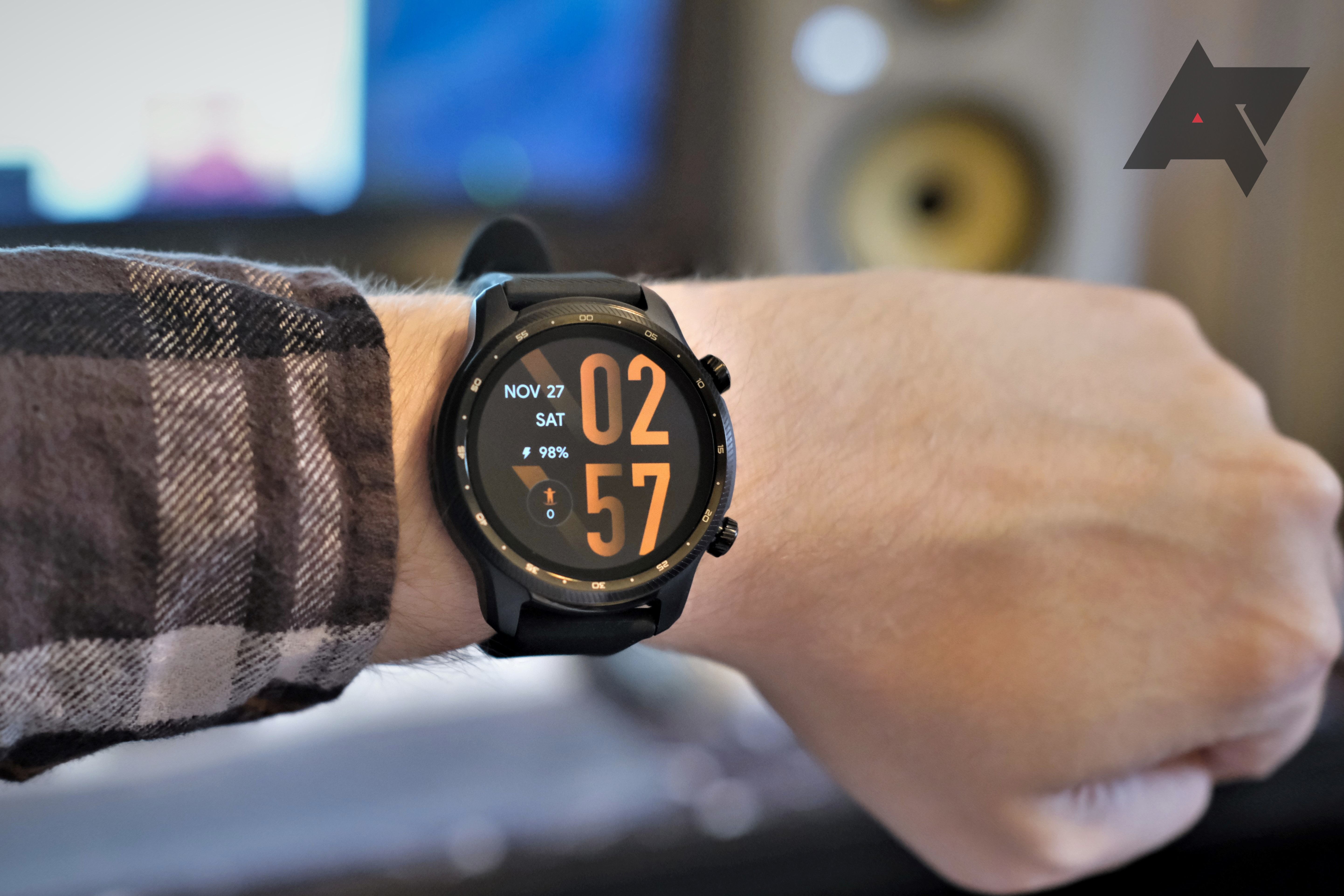 TicWatch PRo 3 Ultra GPS review arm