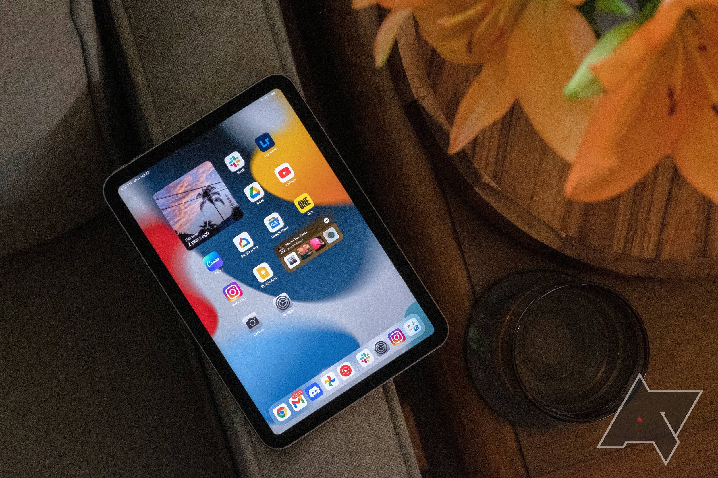 ipad mini 2021 couch 1