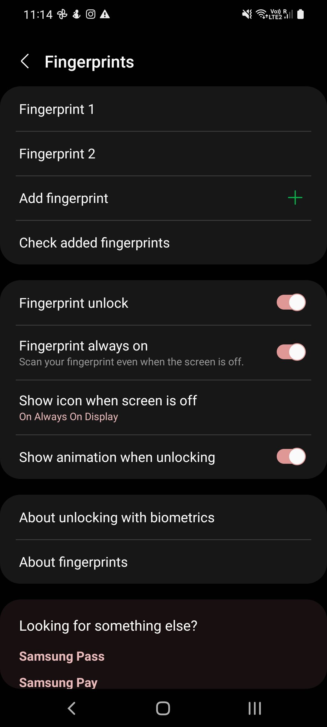 One UI 4 Always On Display Settings with fingerprint options.