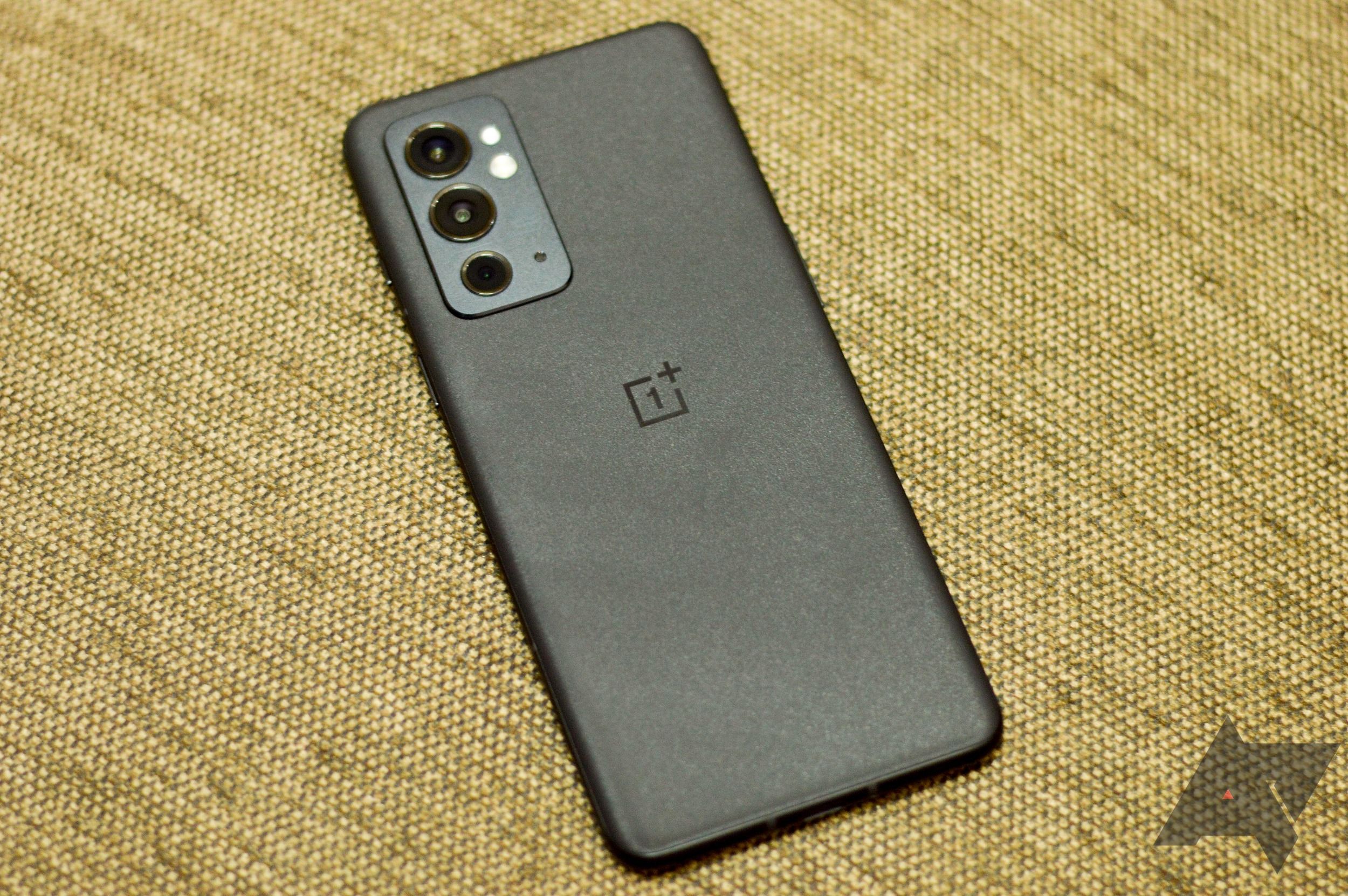 OnePlus 9RT review images 12
