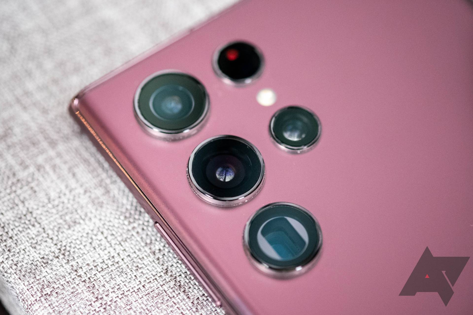 Samsung upgrades Expert RAW camera app for improved low-light performance