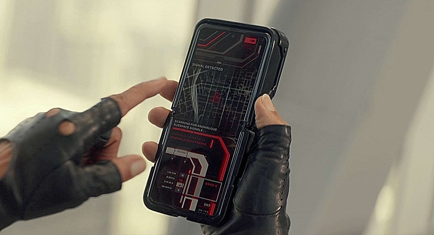 Samsung phone used as prop tricorder on Star Trek: Picard