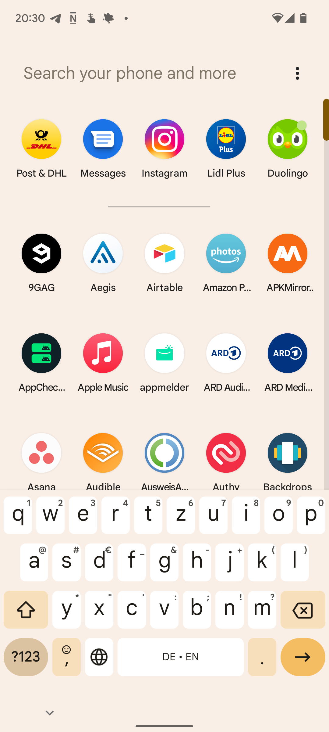 Android 12 app drawer with keyboard