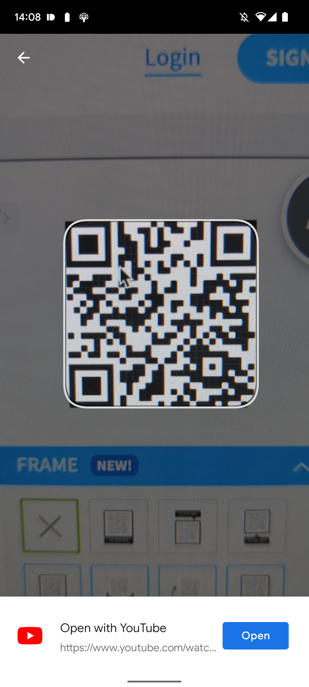 Android 13's QR code scanner's viewfinder with QR code link