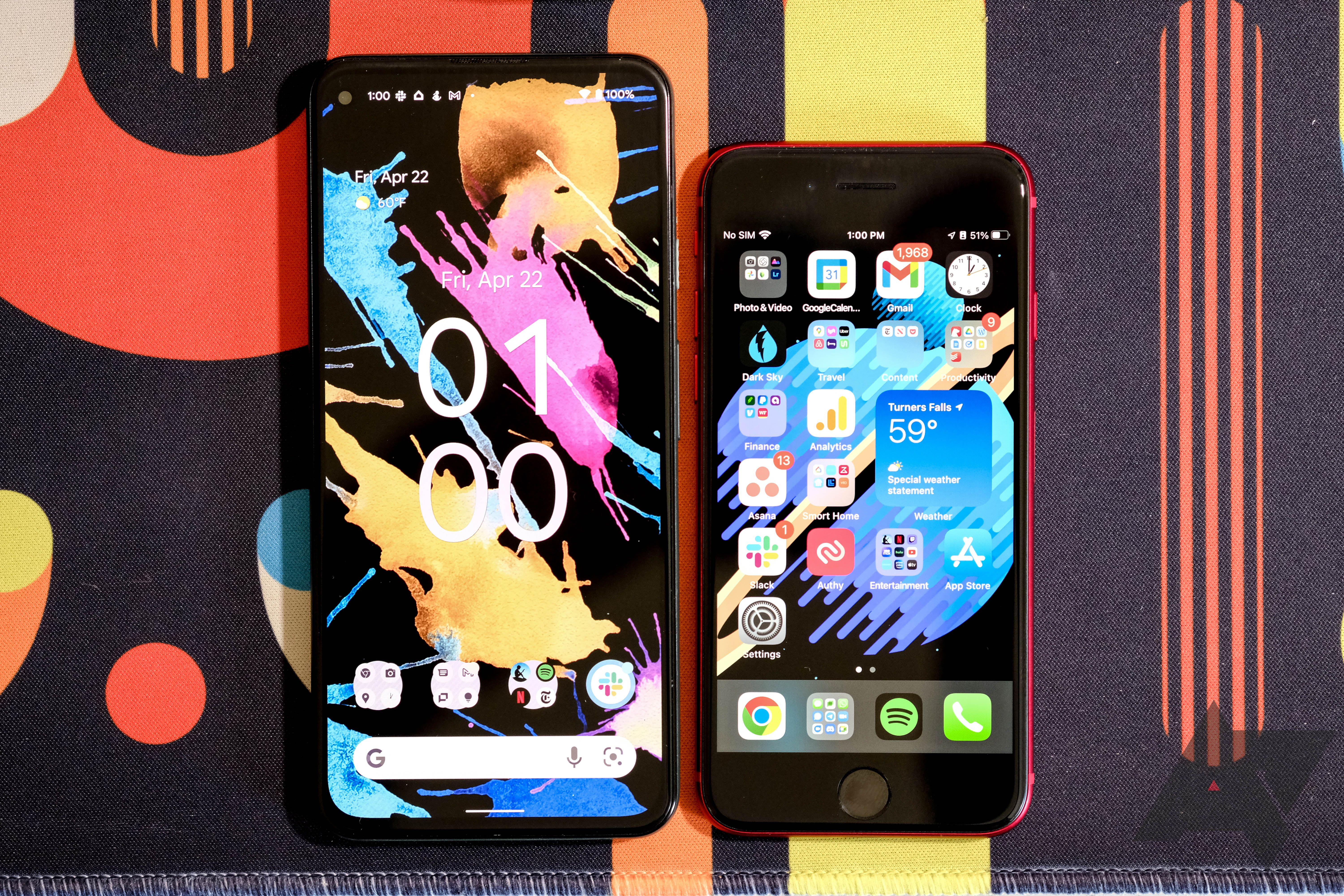 Pixel 5a vs iPhone SE side by side