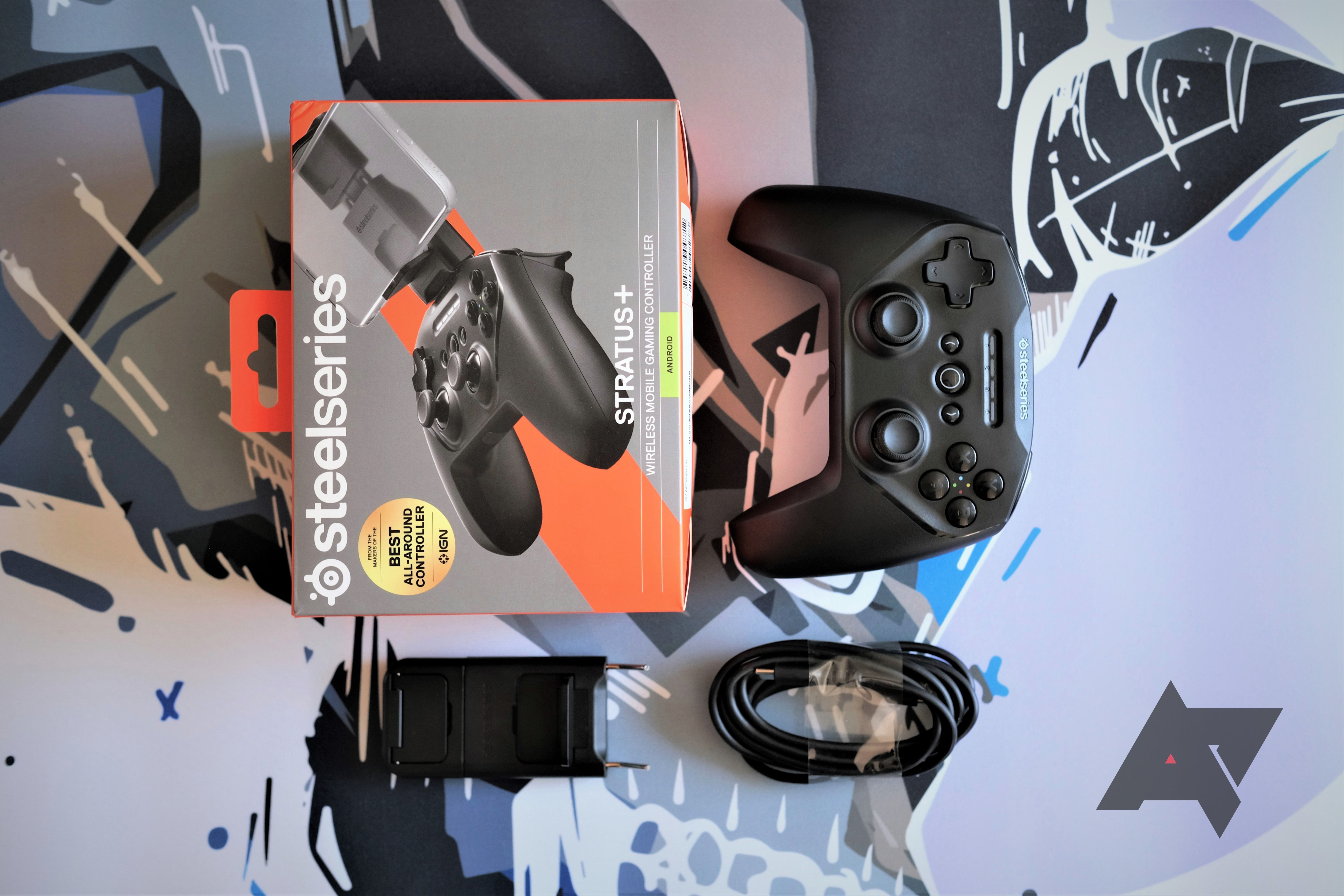 SteelSeries Stratus + Hands-on Box Contents