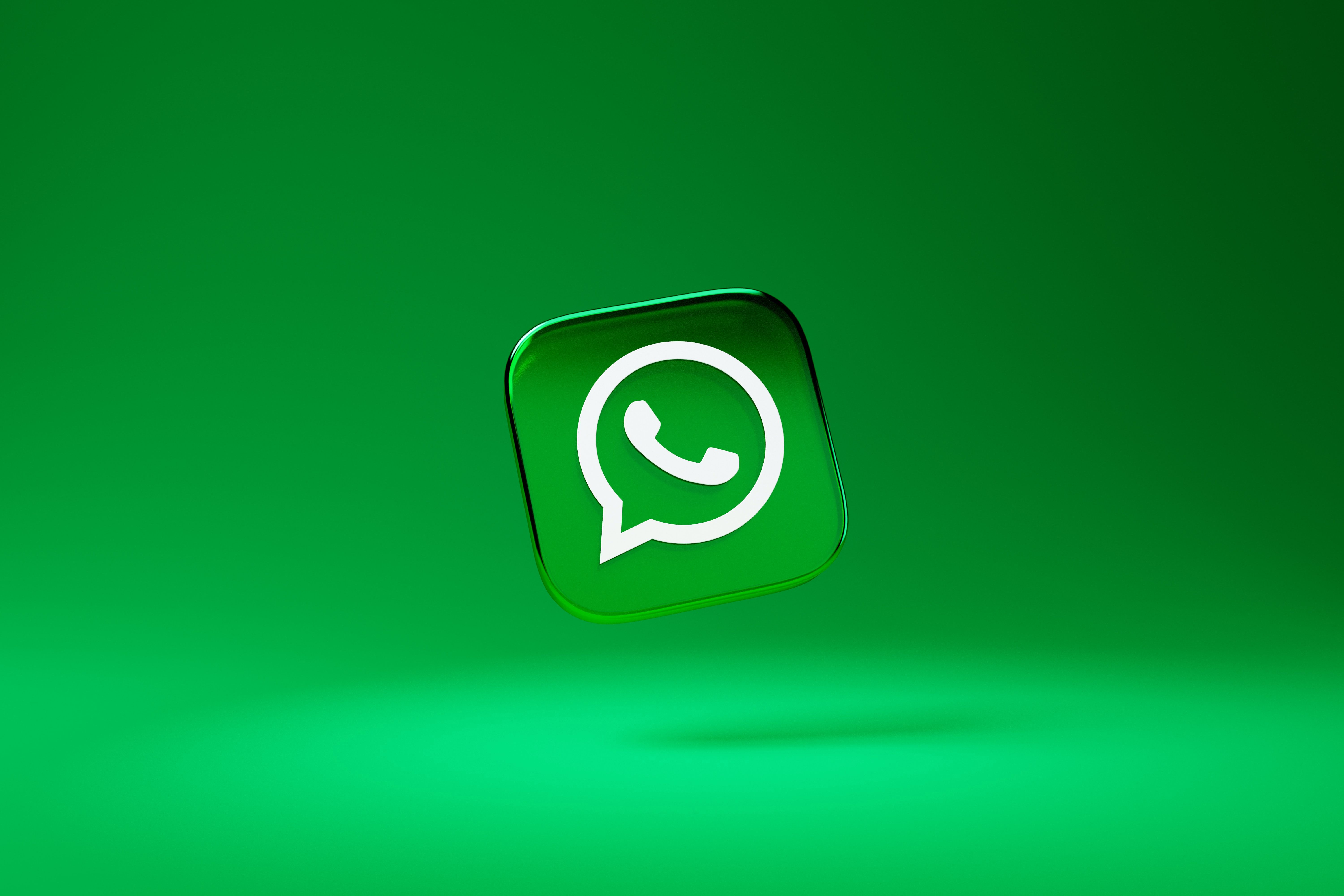 Whatsapp logo Cut Out Stock Images & Pictures - Alamy