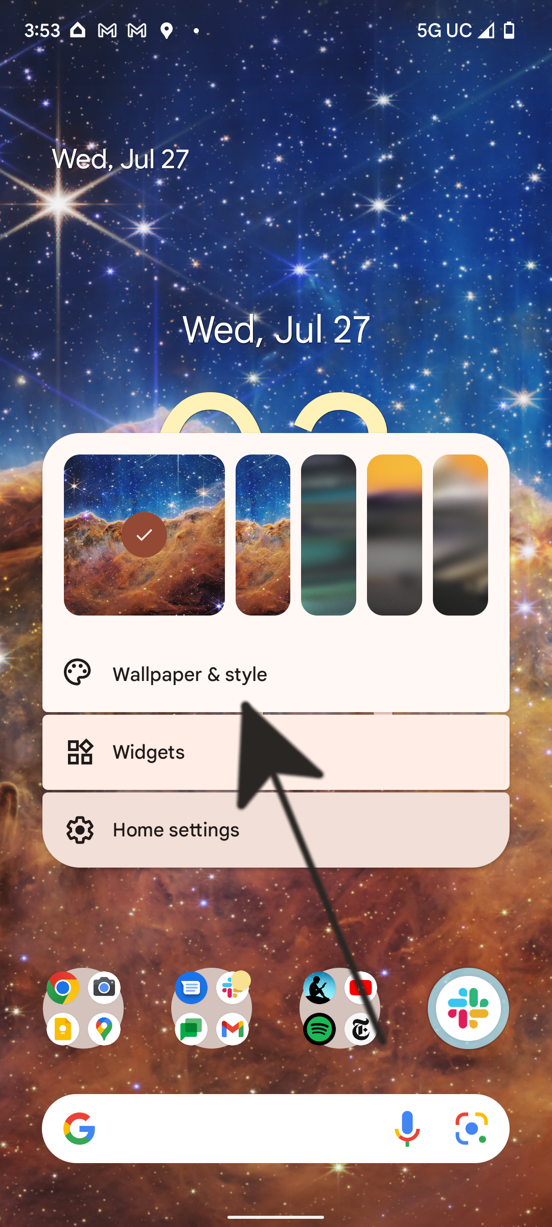 The long-press settings on a Pixel homescreen with an arrow pointing to the Wallpaper & style option