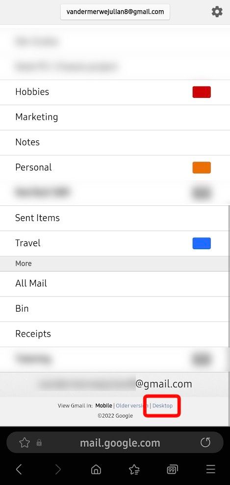 el menú de la bandeja de entrada de Gmail está abierto en un navegador Android y el botón Escritorio está resaltado en la parte inferior de la página