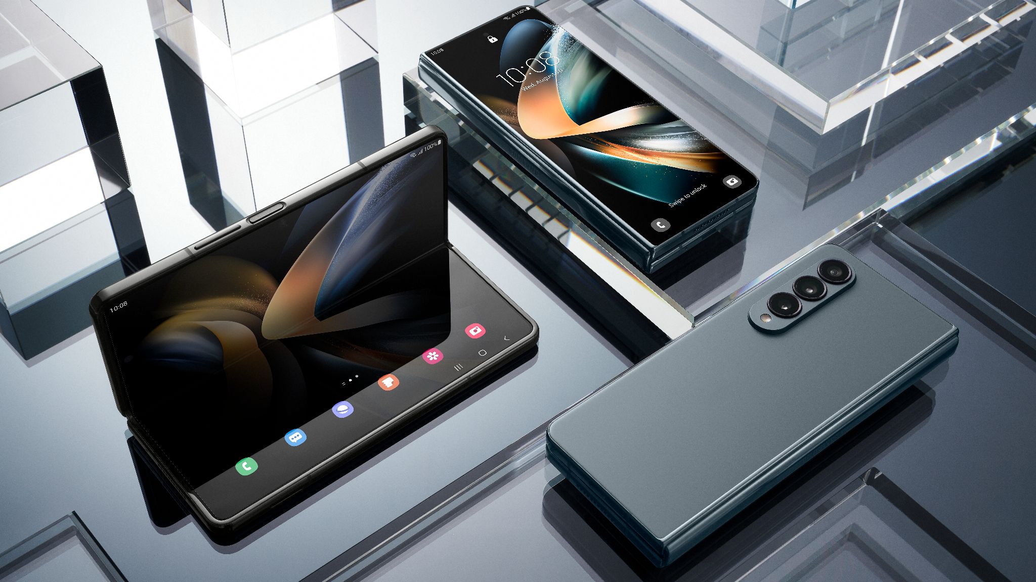 Samsung Galaxy Z Fold 4 in Phantom Black and Graygreen