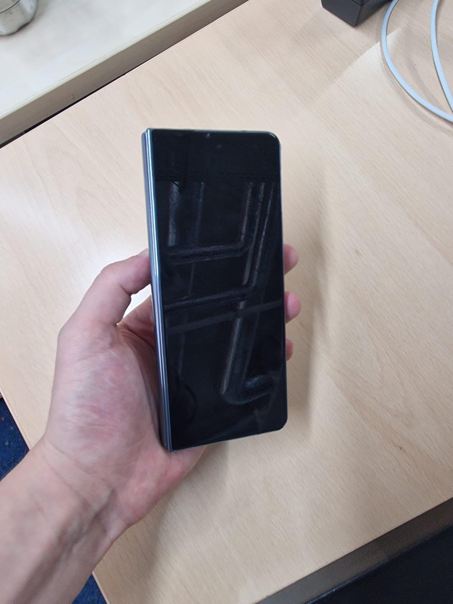 Galaxy Z Fold4-hands-on-leak3
