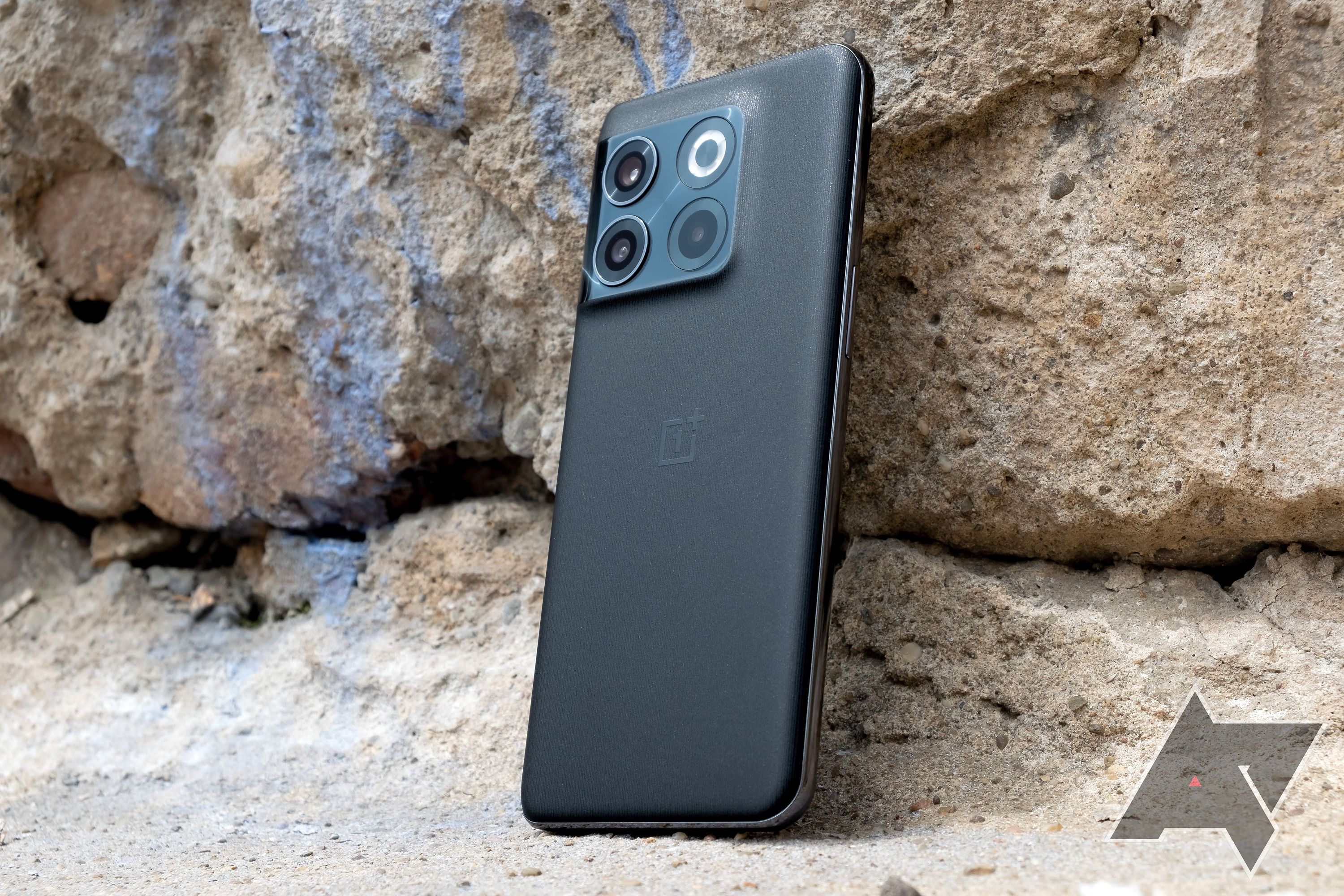 oneplus 10t leaning on stone