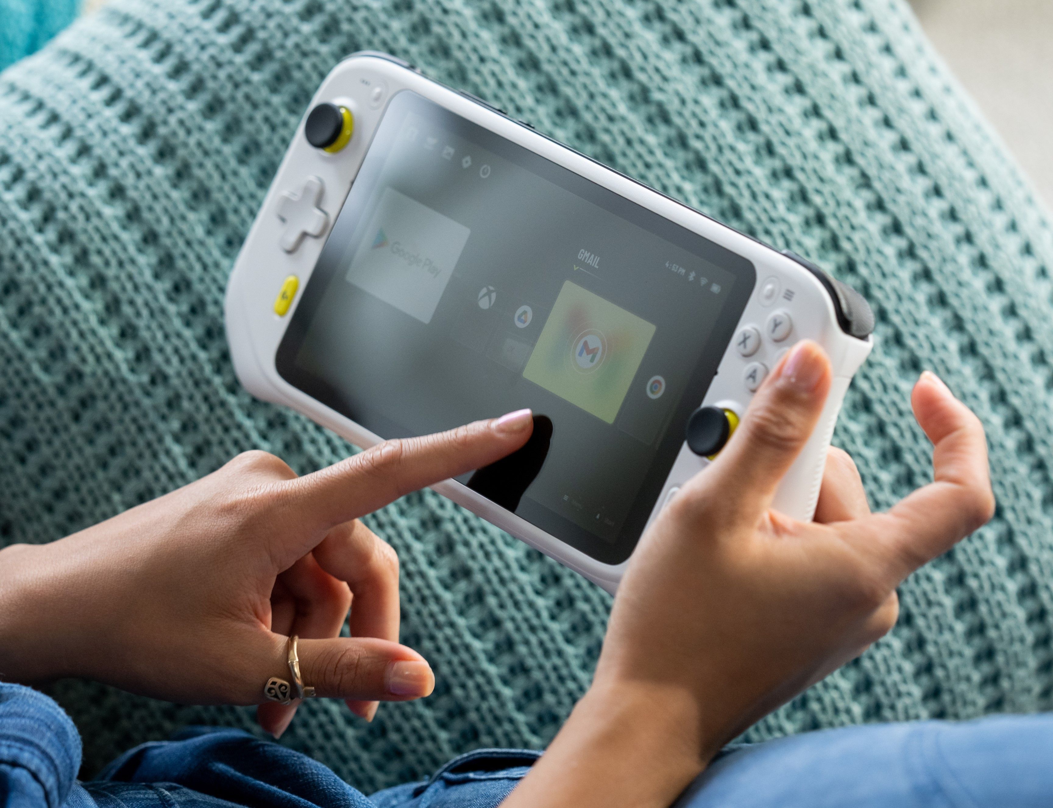 CLOUD Gaming Handheld