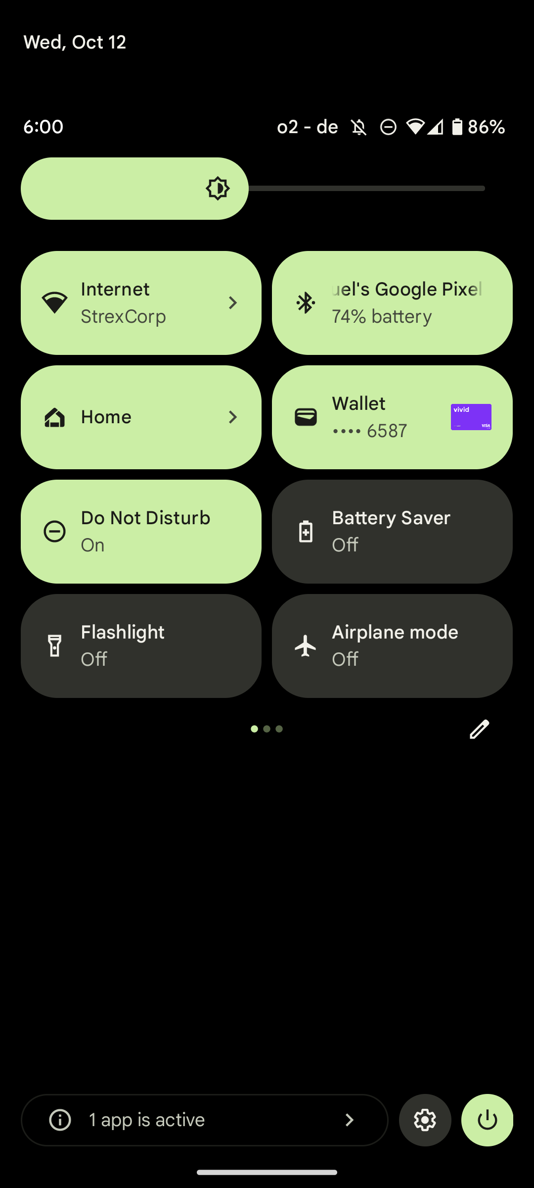 Screenshot of the Pixel 7's quick settings toggles