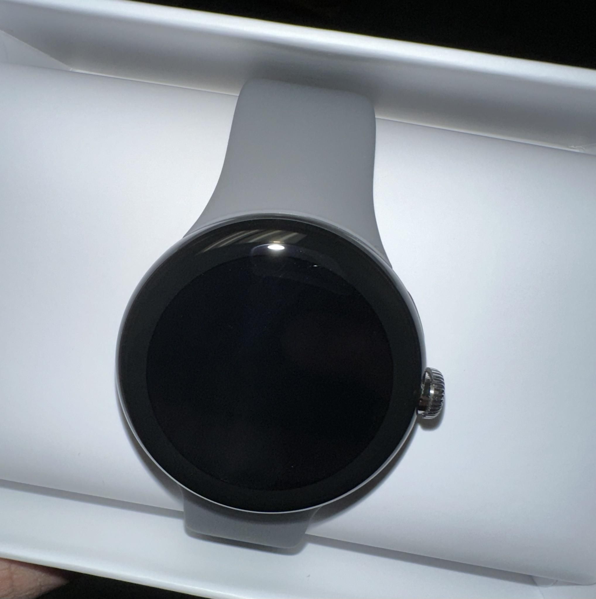 Google Pixel Watch unboxing brings us our best upclose pics and impressions yet