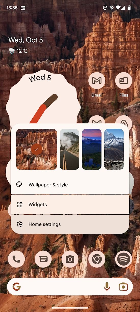 Screenshot of Wallpaper & Style menu in Pixel 7