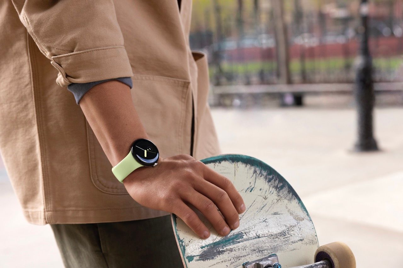 google-pixel-watch-lemongrass-active-skateboard