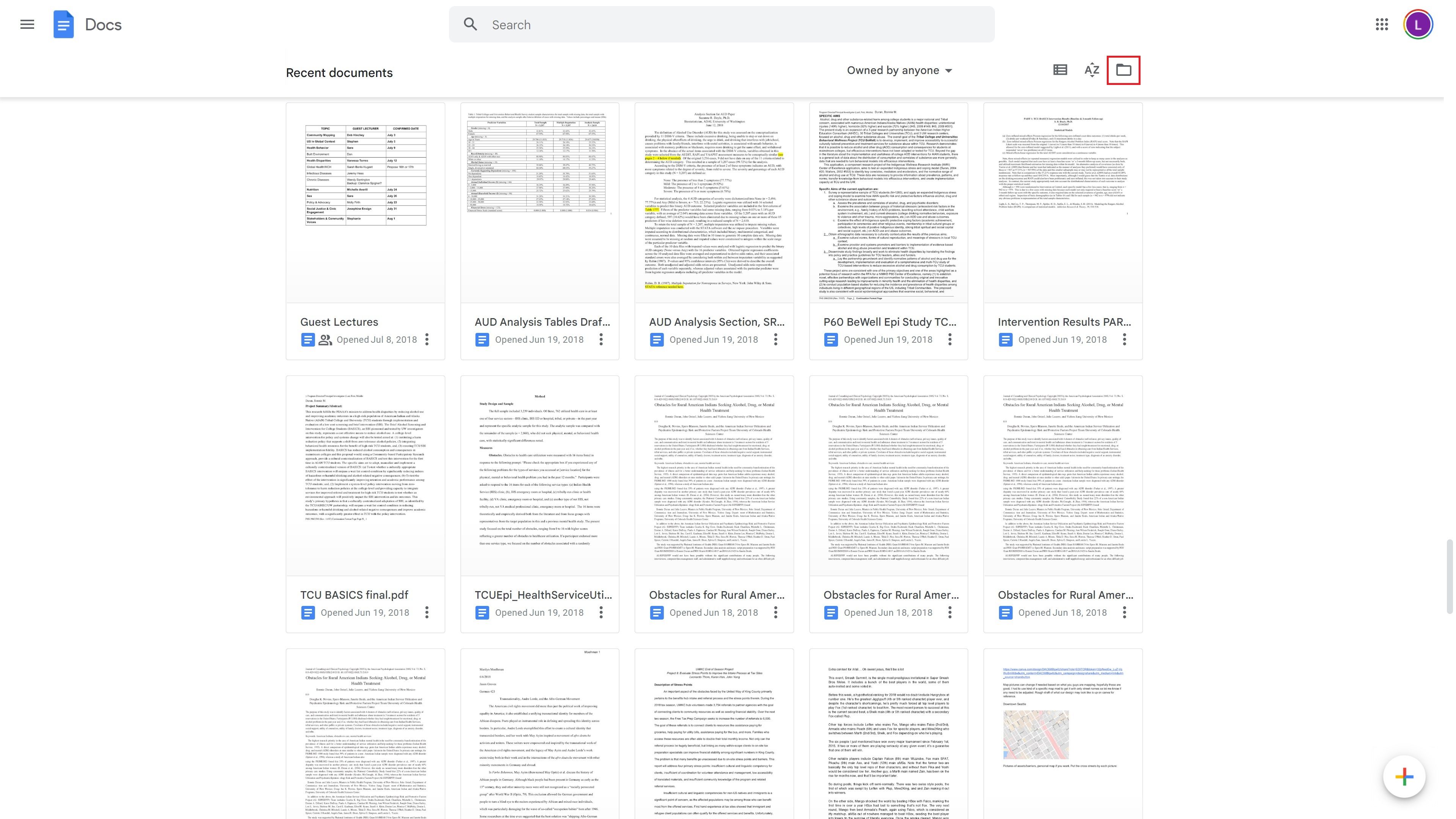 Cuplikan layar menunjukkan halaman utama Google Docs dengan banyak 'Dokumen terbaru' ditampilkan.  Kotak merah mengelilingi ikon folder kecil di pojok kanan atas.