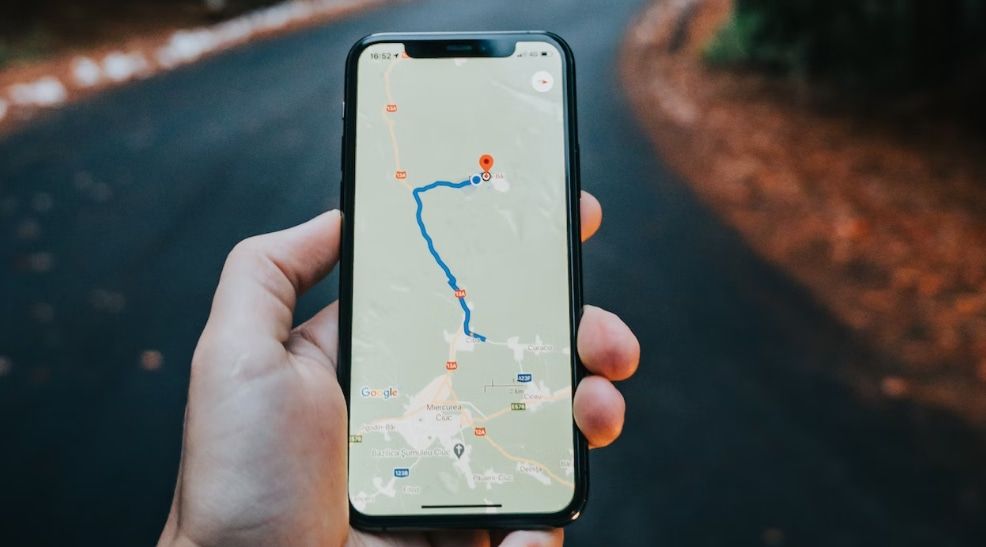 How to make Google Maps the default on iPhone