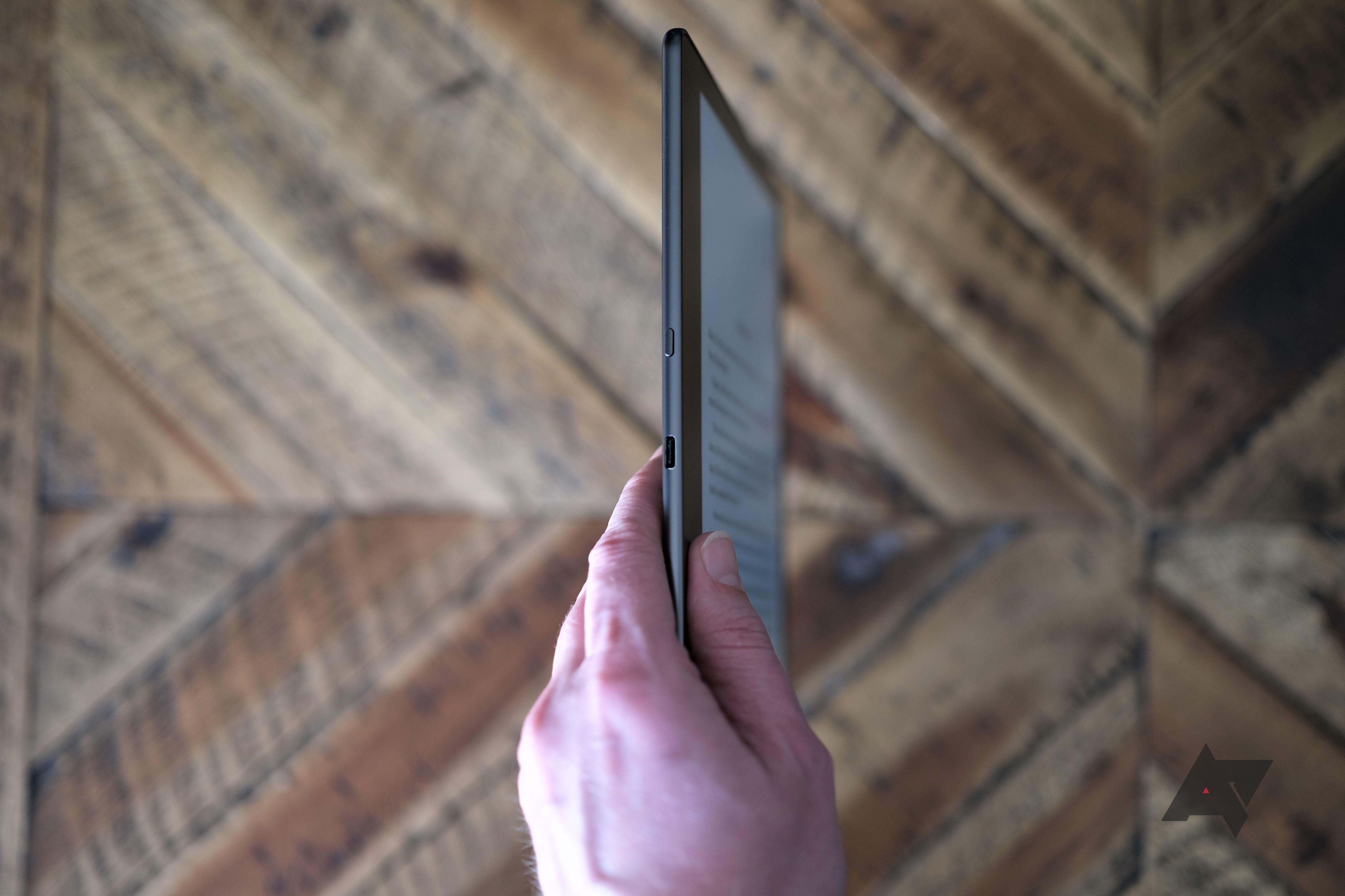 Amazon Kindle Scribe review very thin