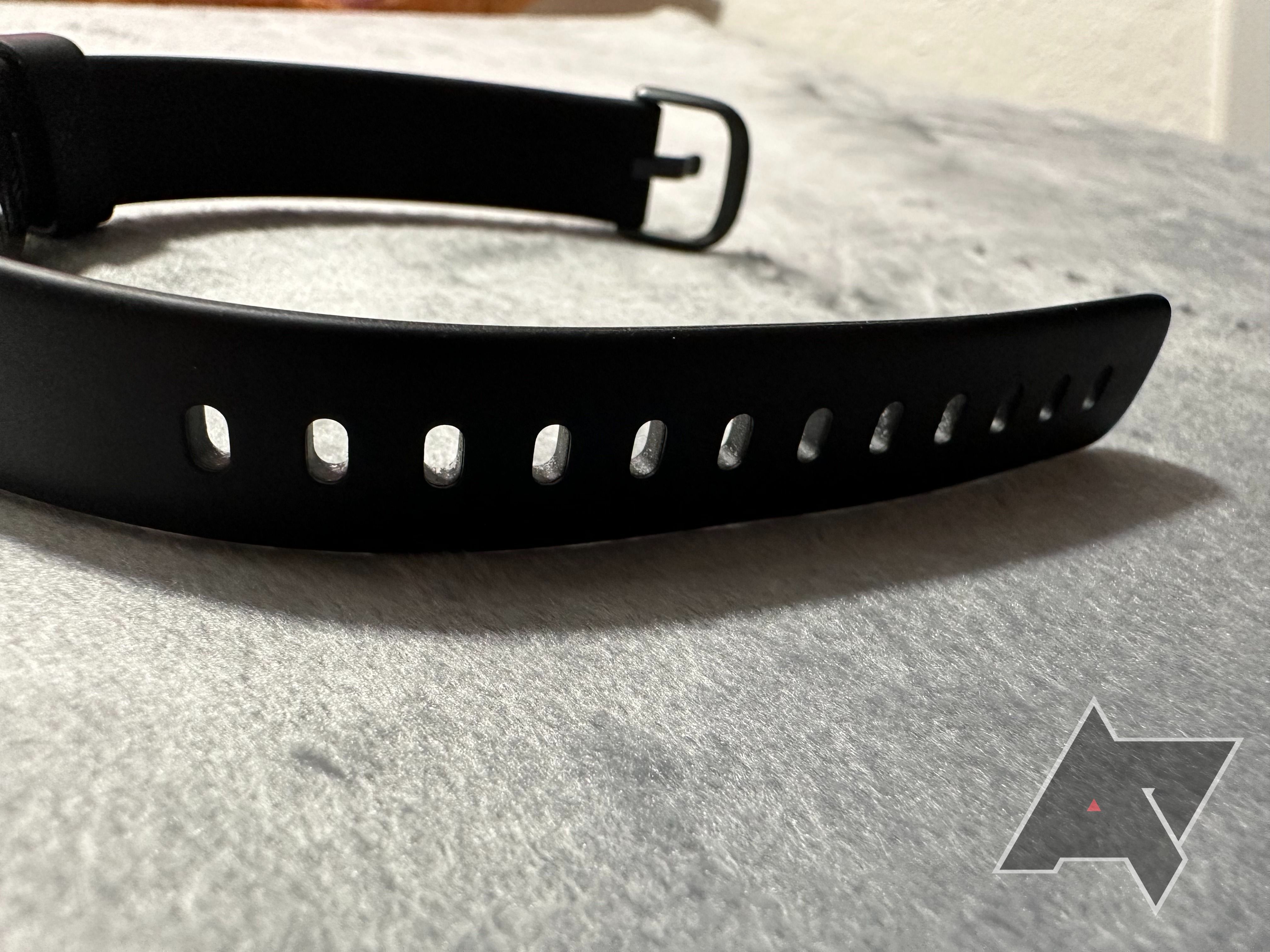 fitbit-luxe-strap