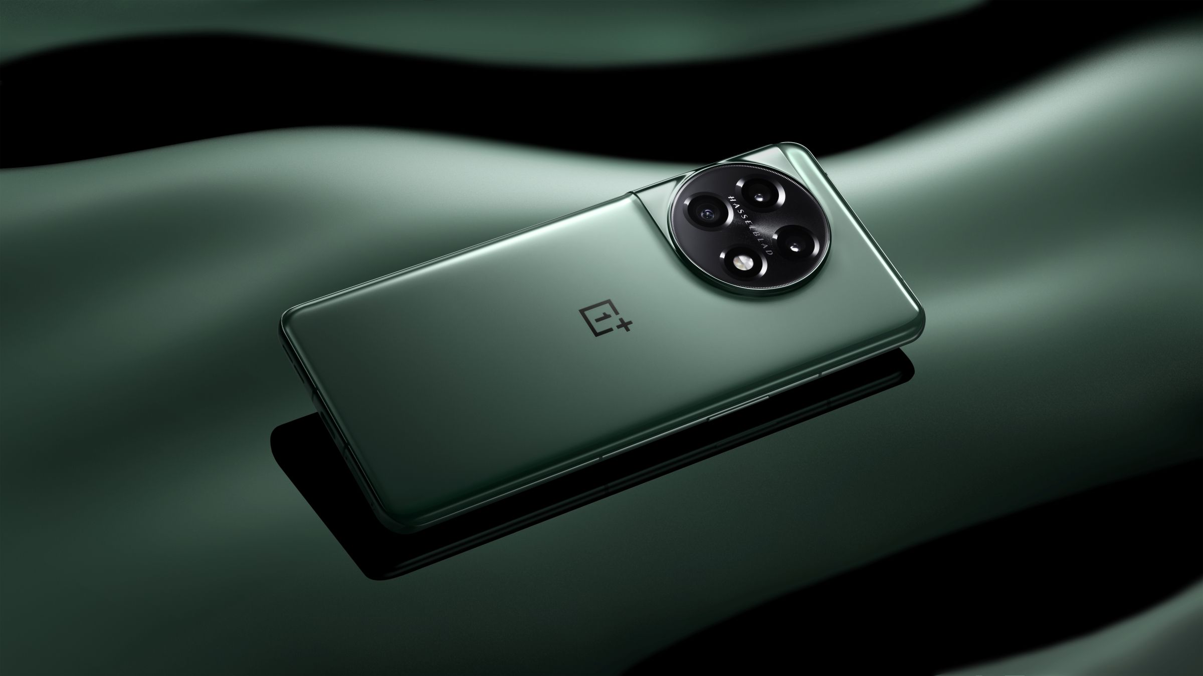 OnePlus 11 in green