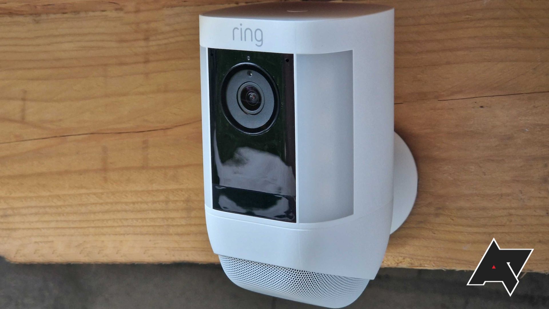 Ring Spotlight Cam Plus, Solar | Two-Way Talk, Color Night Vision, and  Security Siren (2022 release) - White