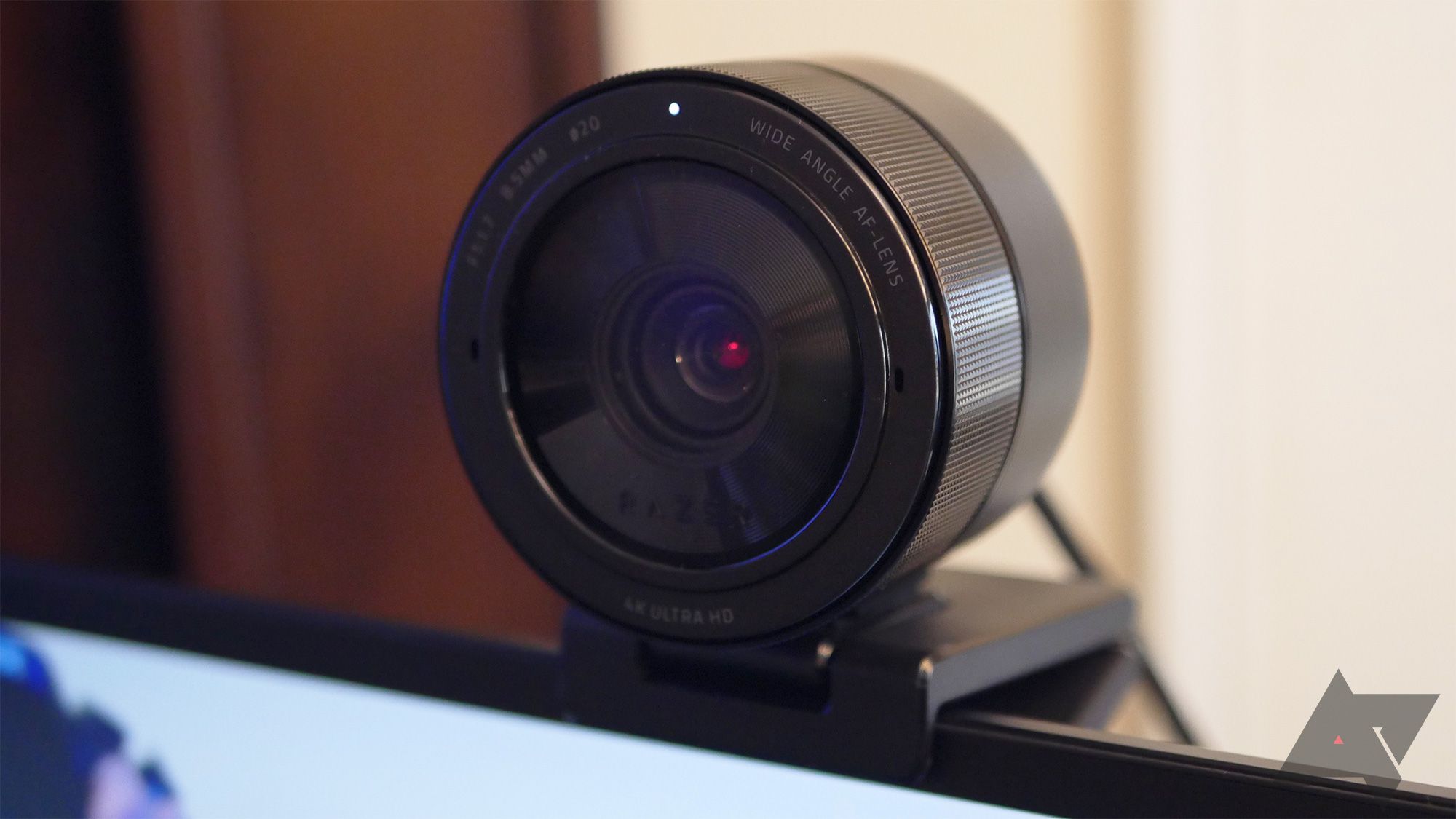 razer kiyo pro webcam mounted on top of monitor
