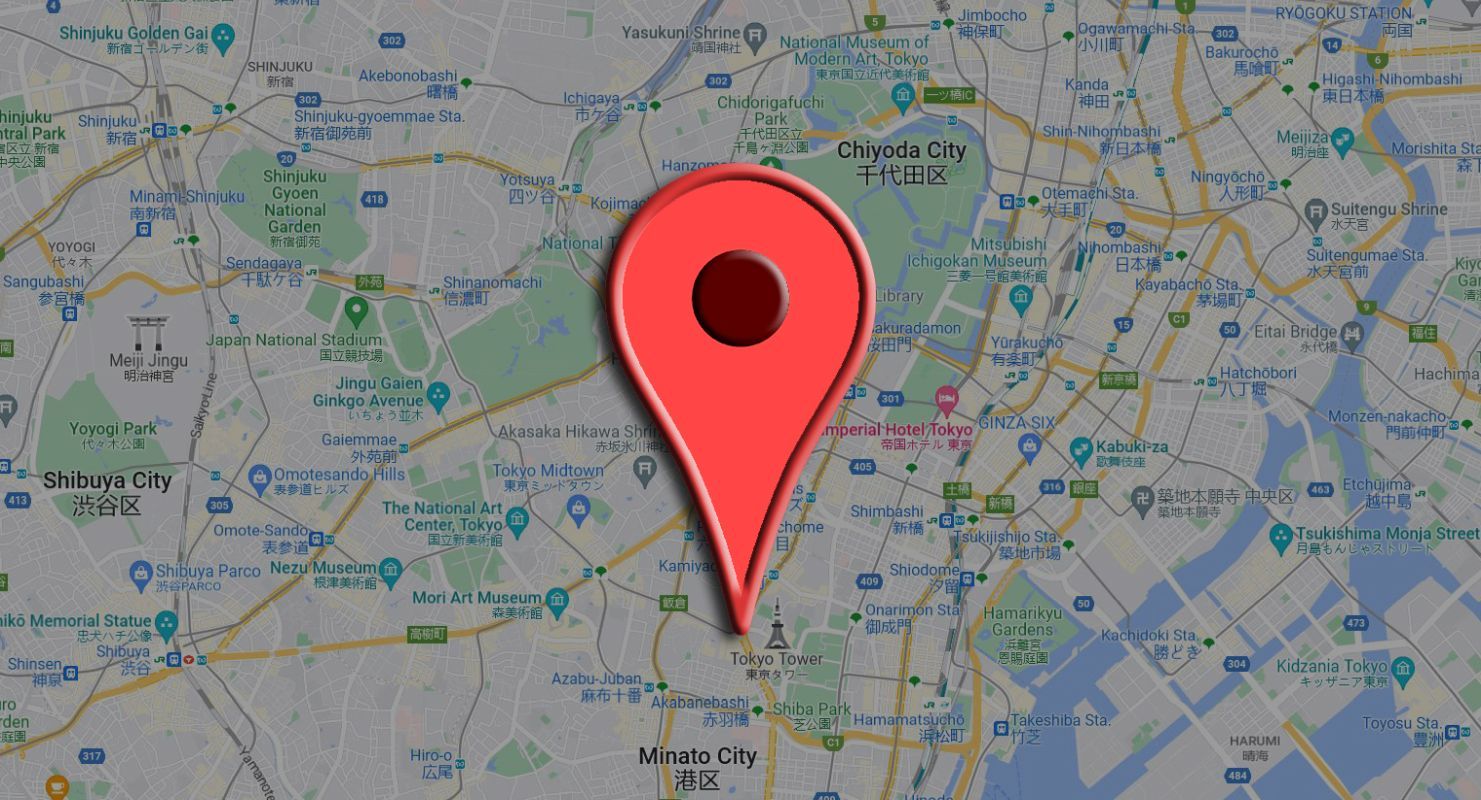 Pin lokasi Google Maps ditumpangkan di atas peta Tokyo