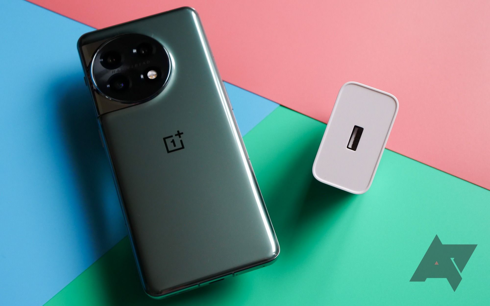 OnePlus 11 breaks pre-sales records in China, OnePlus 11 Pro won't