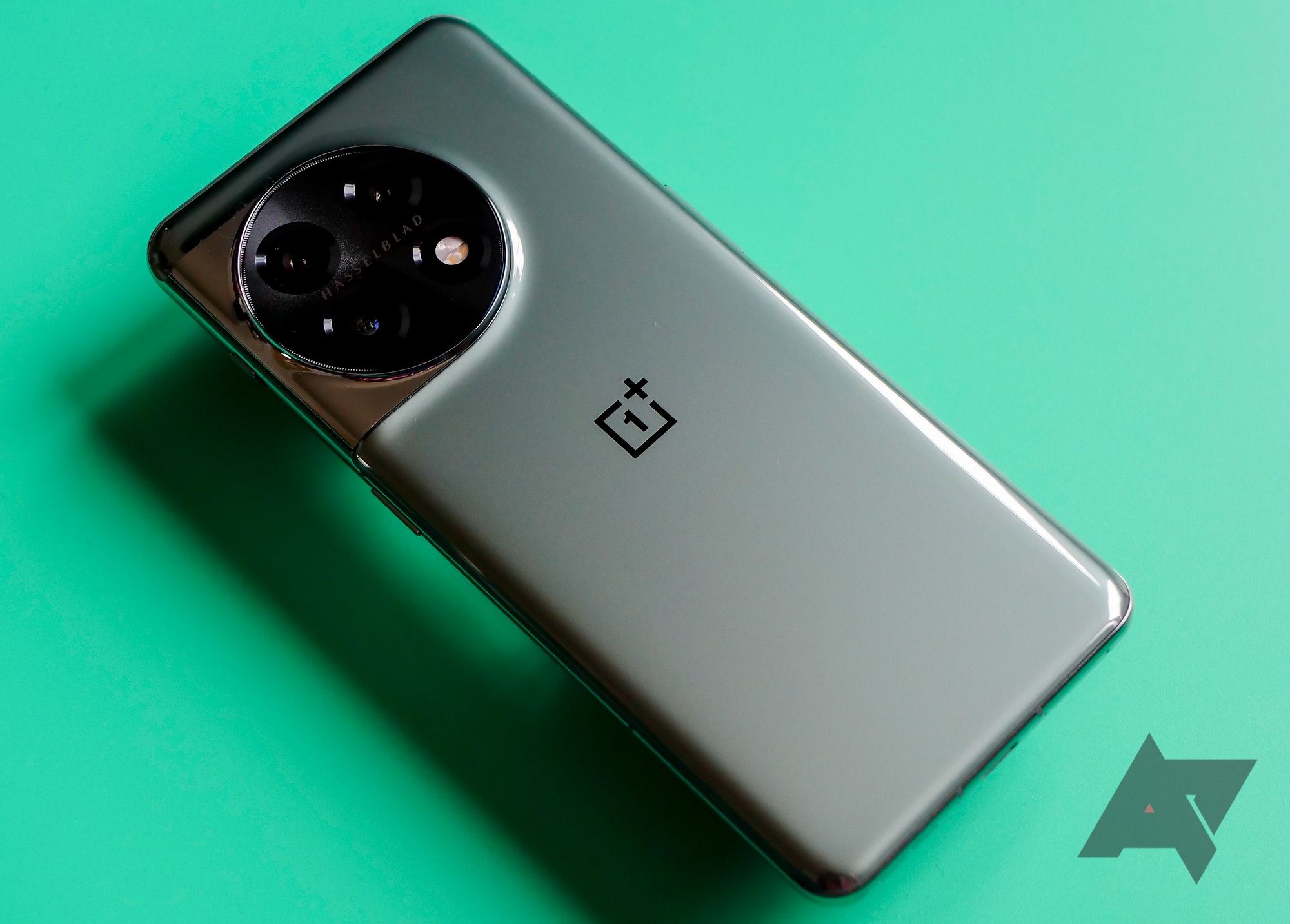 OnePlus 11 Pro Won't Be Launched by the Company, Senior Executive Says as OnePlus  11 Breaks Sales Record