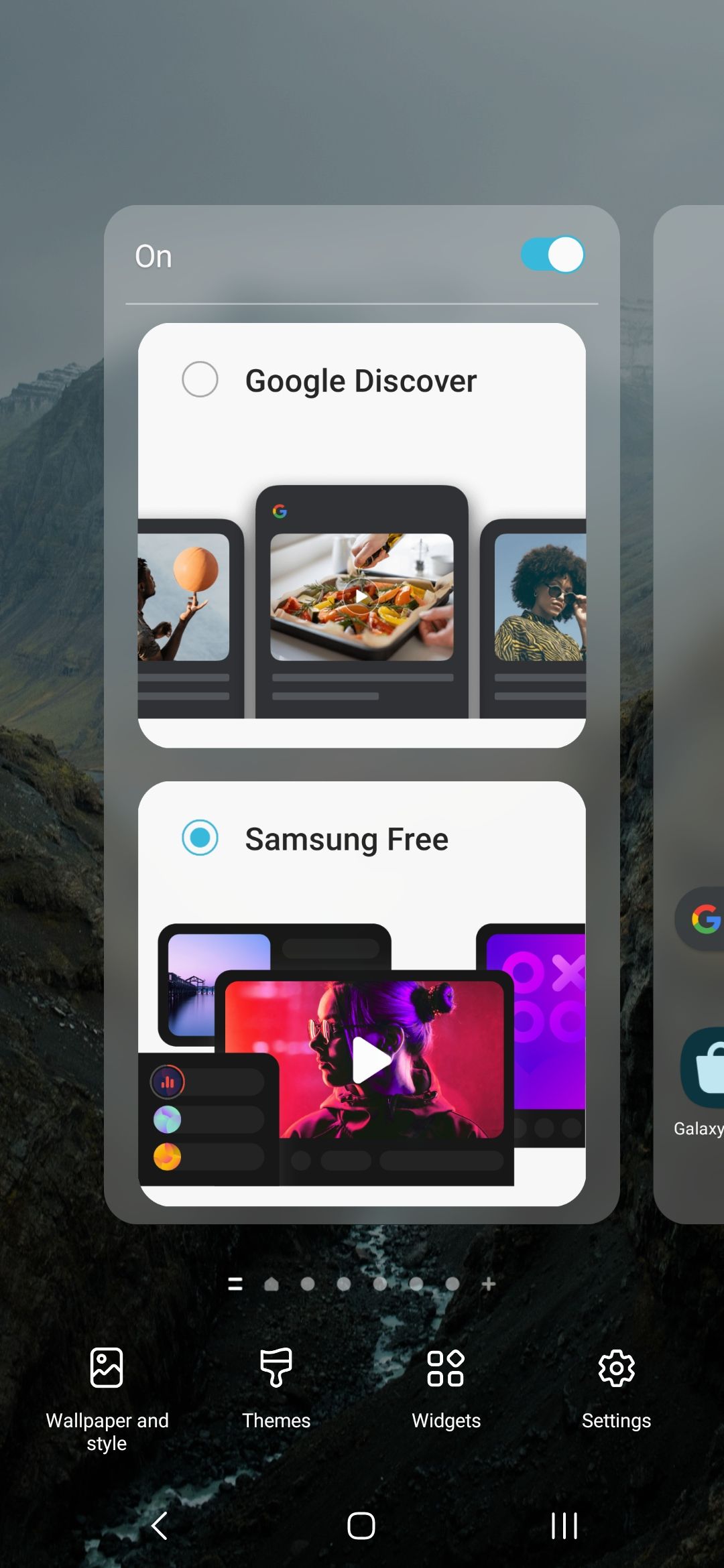 Halaman Samsung Free atau Google Discover di peluncur rumah One UI 5