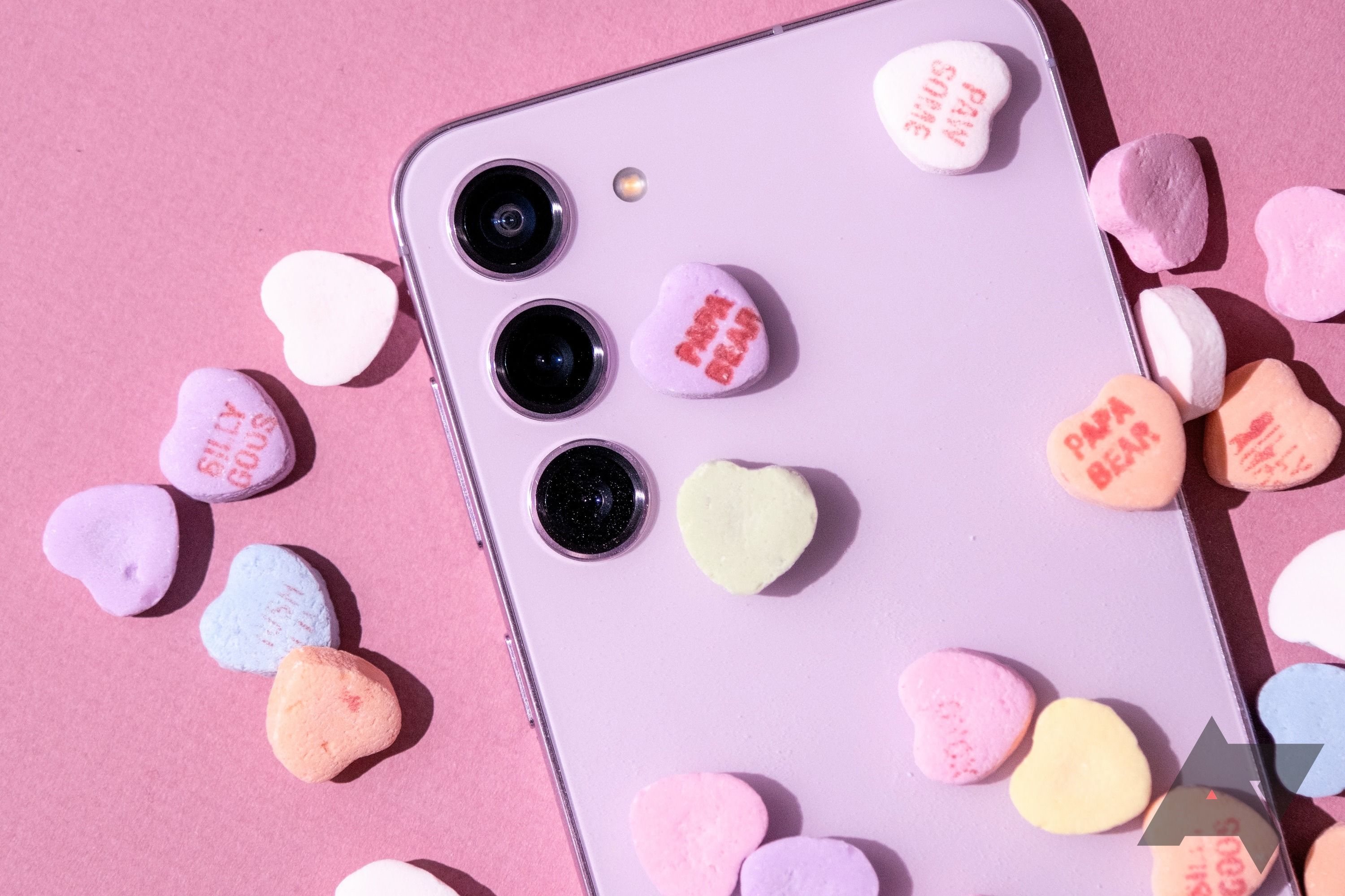 samsung-galaxy-s23-plus-cameras-candy-hearts